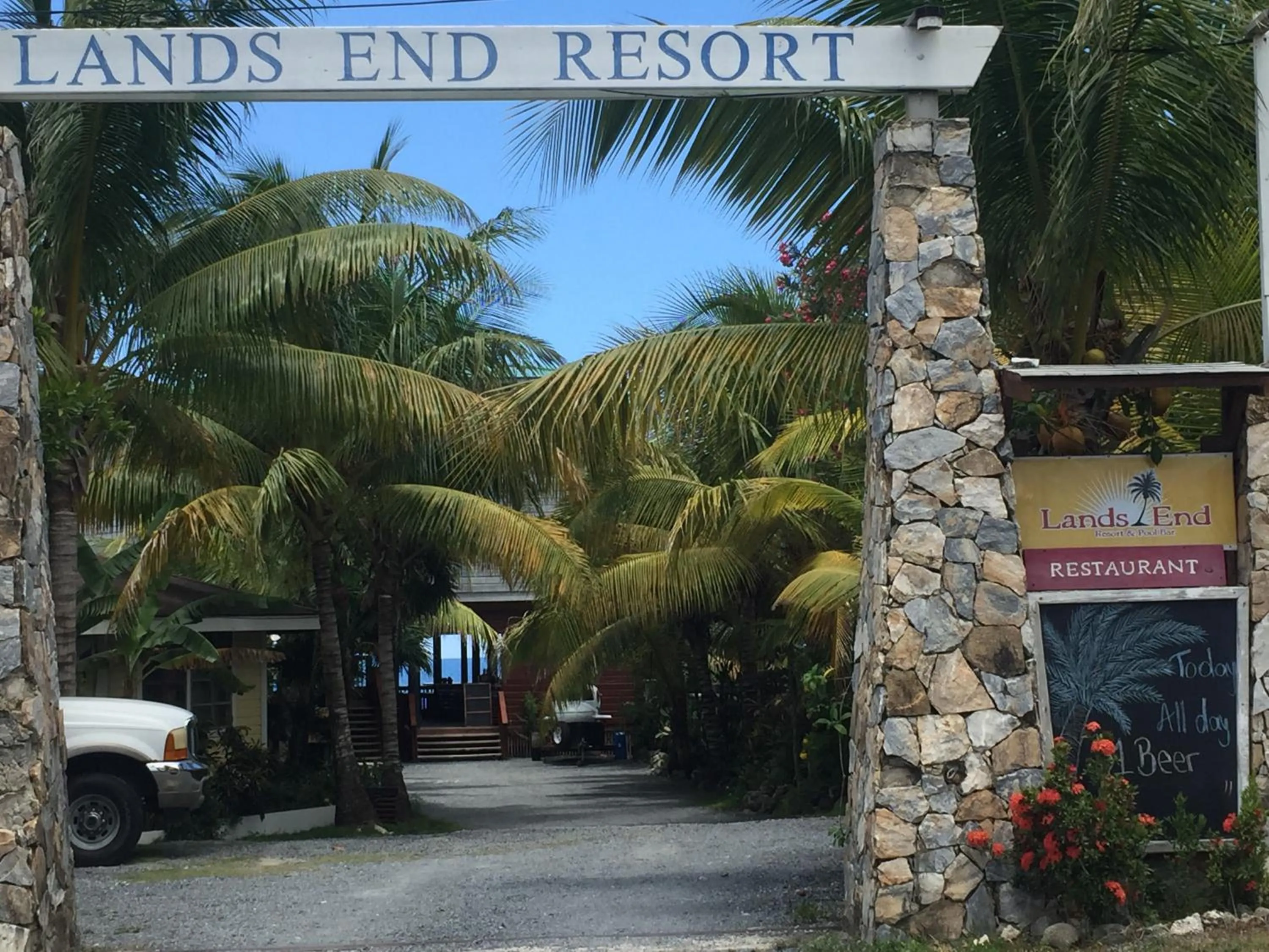 Facade/entrance in Lands End