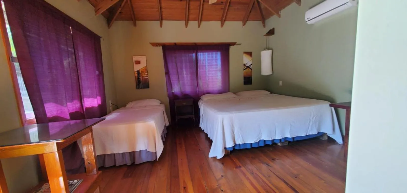 Photo of the whole room, Bed in Lands End