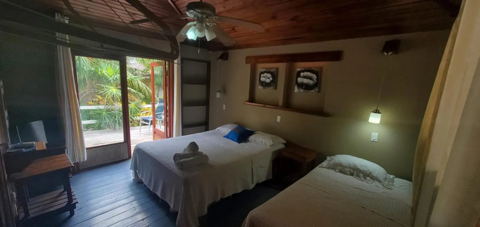 Bedroom, Bed in Lands End