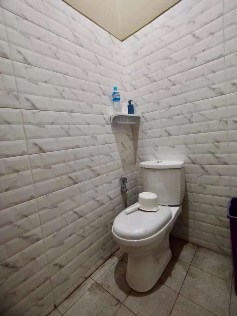 Toilet in Blezz Villa Nirwana Tasik