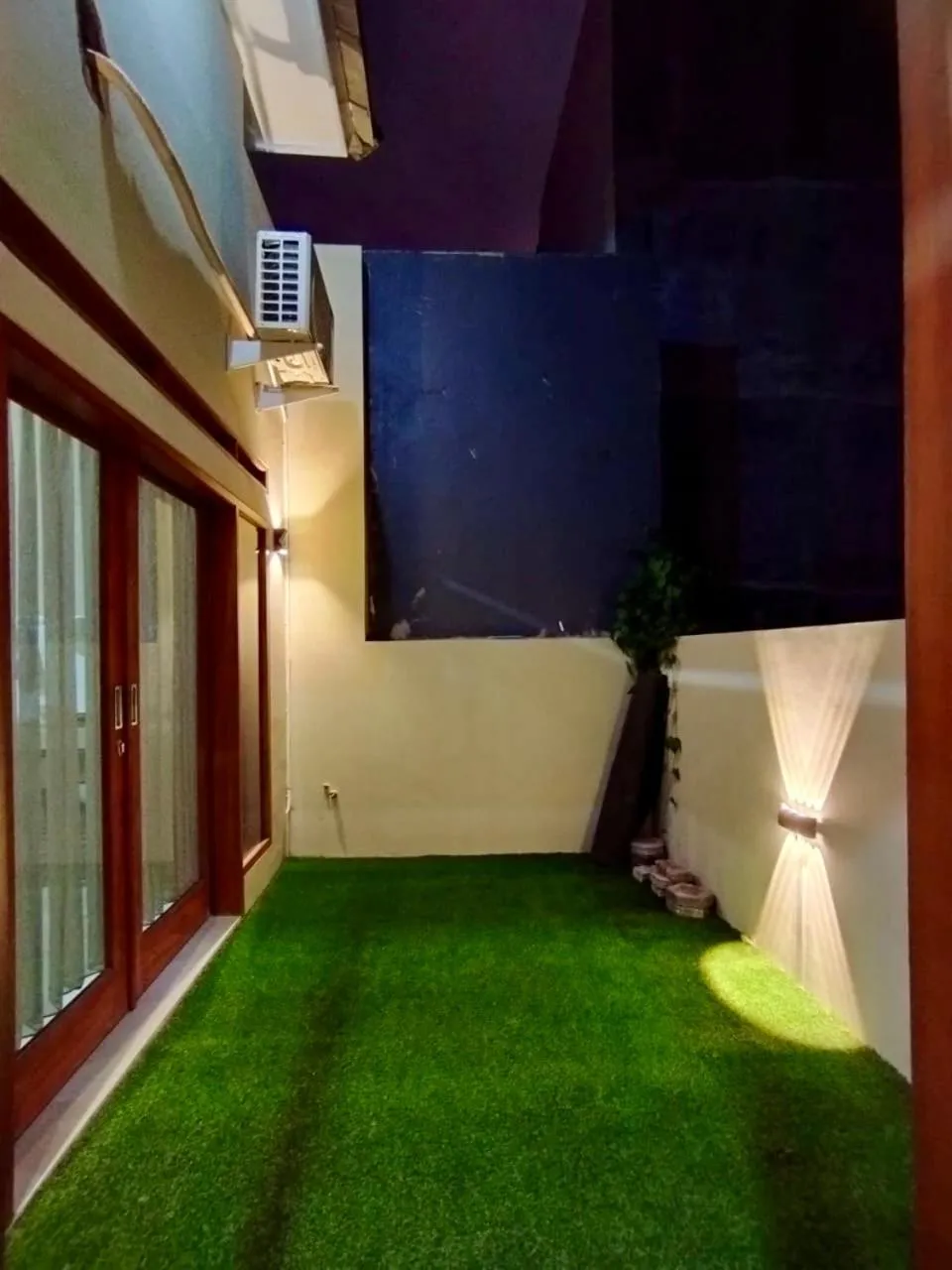 Night in Blezz Villa Nirwana Tasik