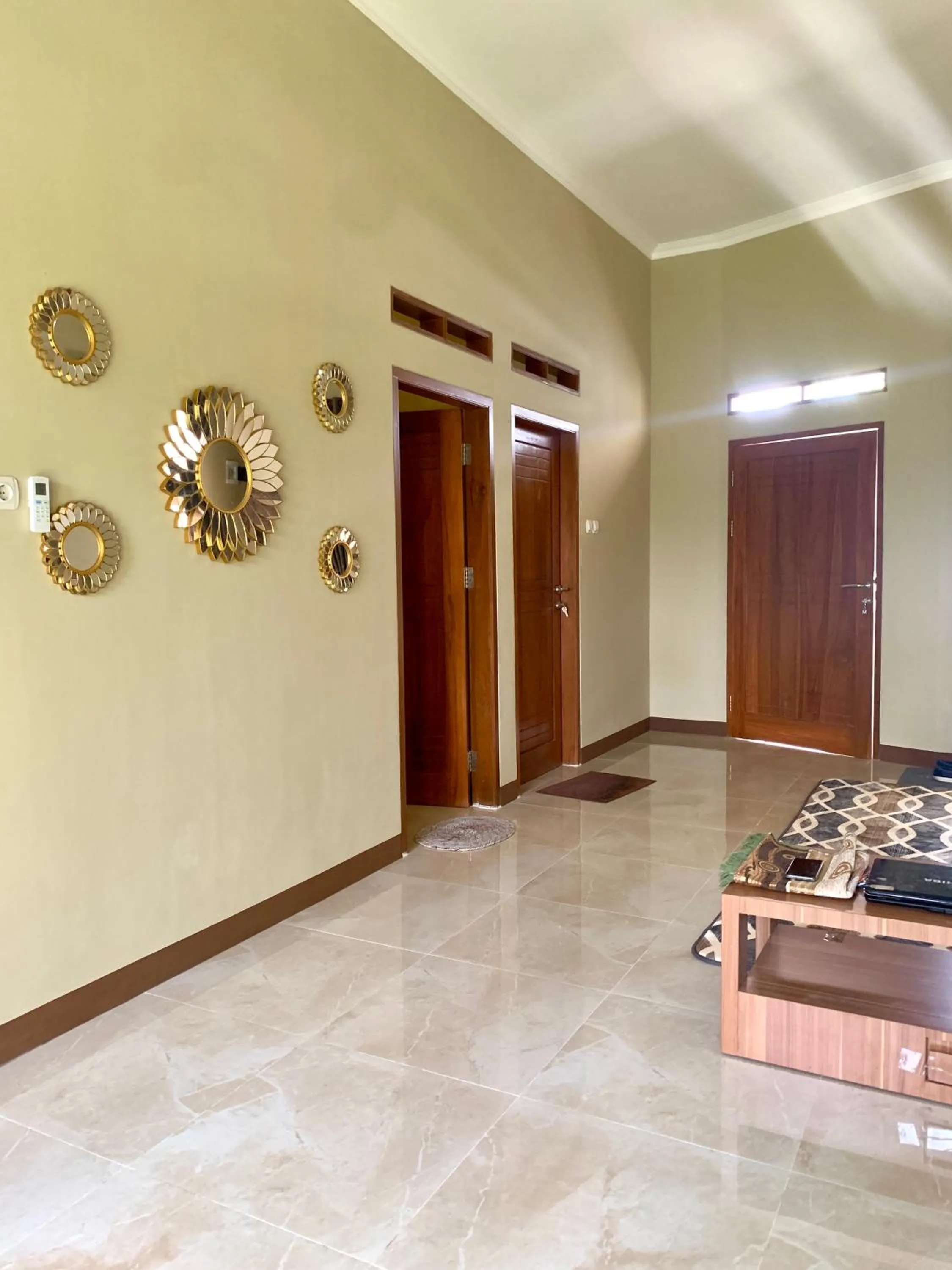 Communal lounge/ TV room in Blezz Villa Nirwana Tasik