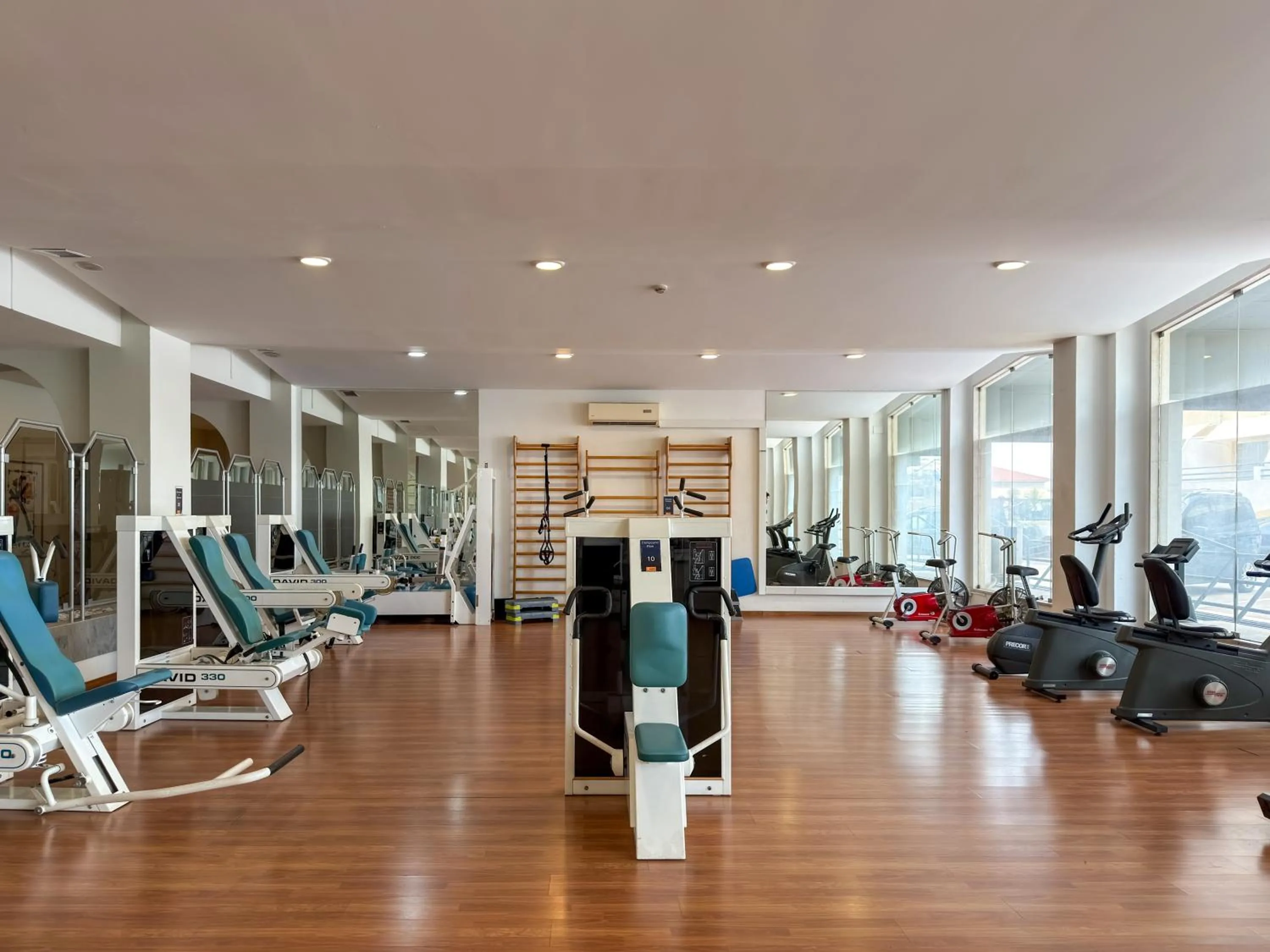 Fitness centre/facilities in Luna Hotel da Oura