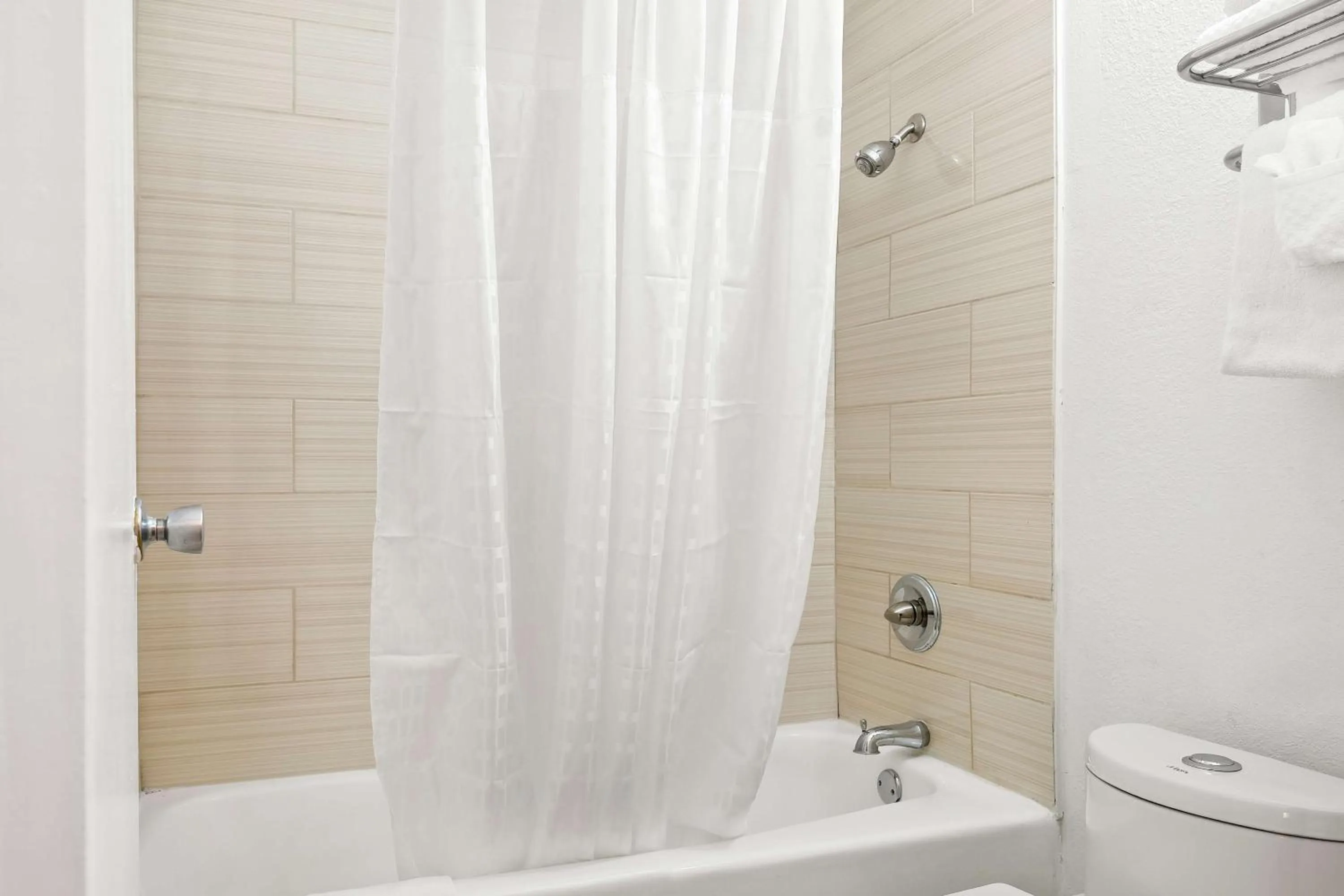 Bathroom in Signature Inn Danville