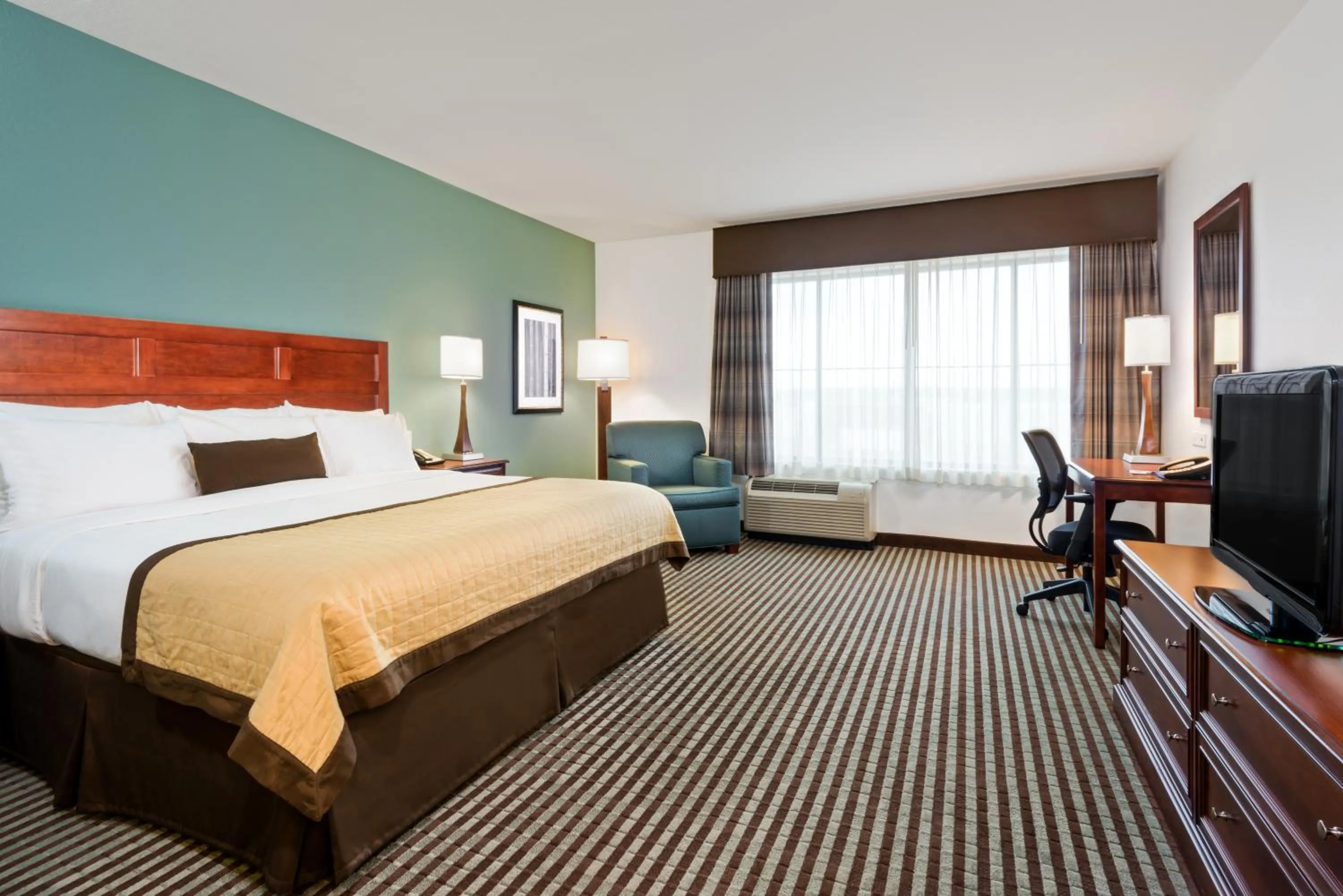 Bedroom, Bed in Baymont by Wyndham Denver International Airport