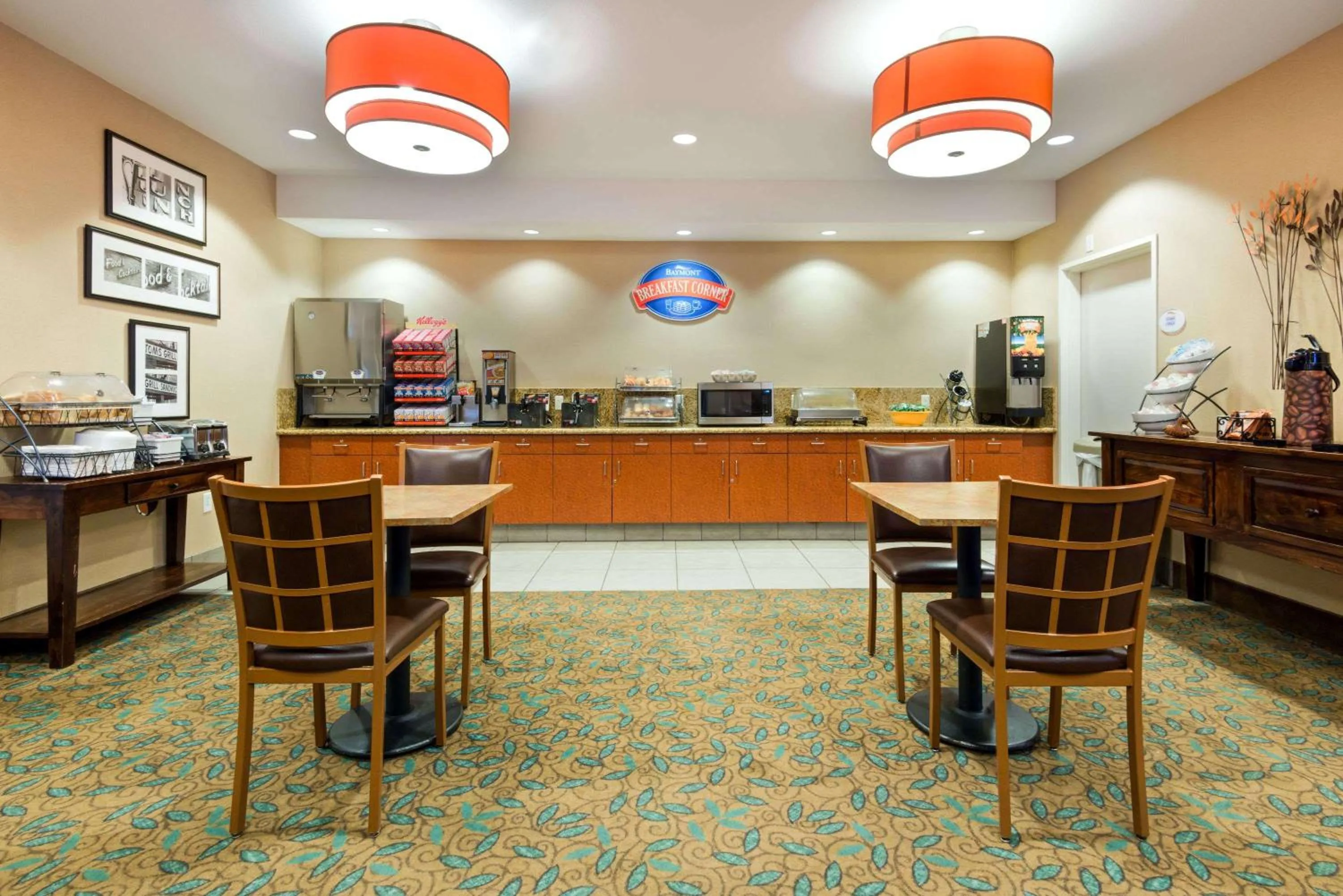 Restaurant/places to eat in Baymont by Wyndham Denver International Airport