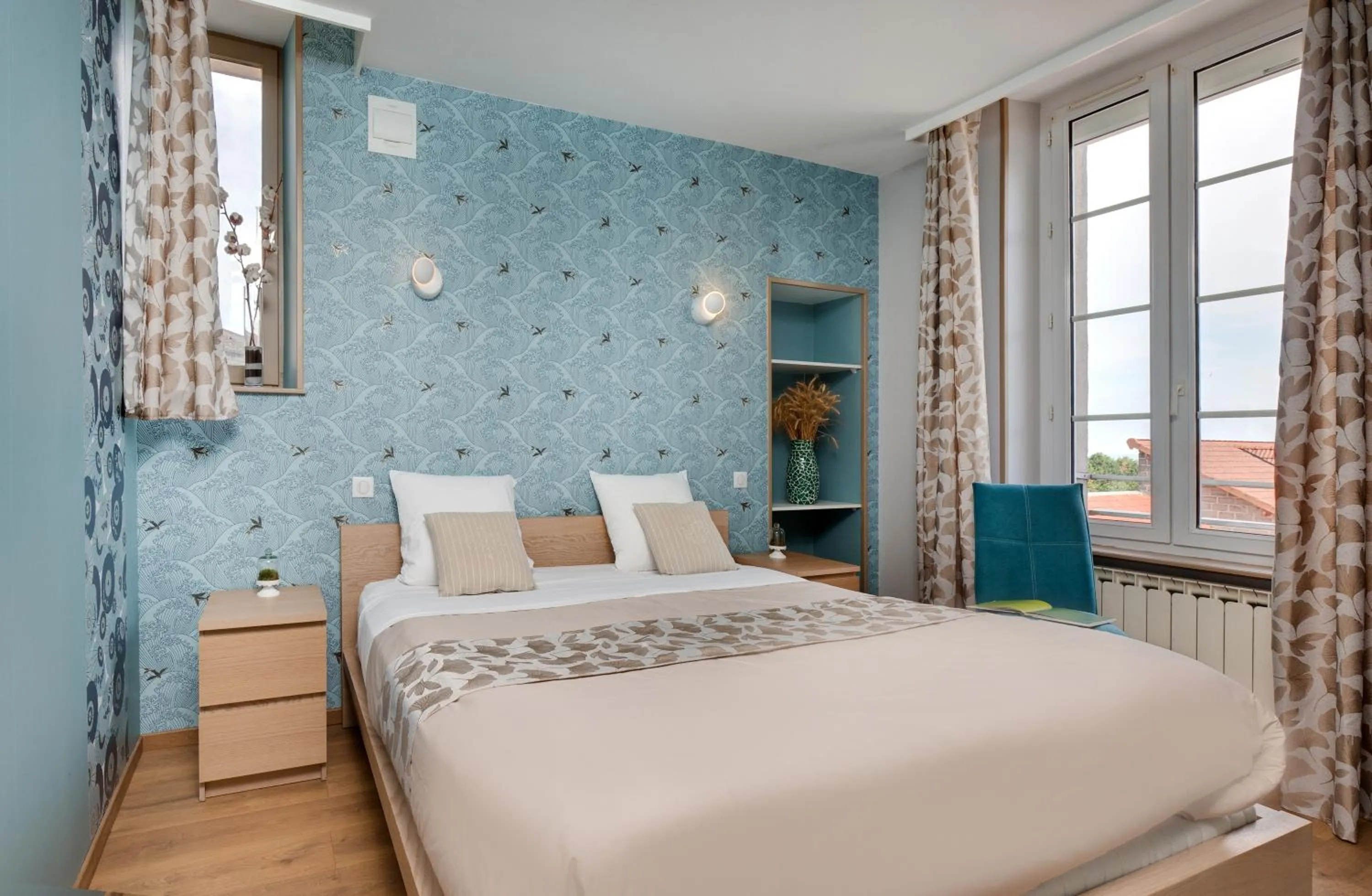 Bed in Hôtel de France