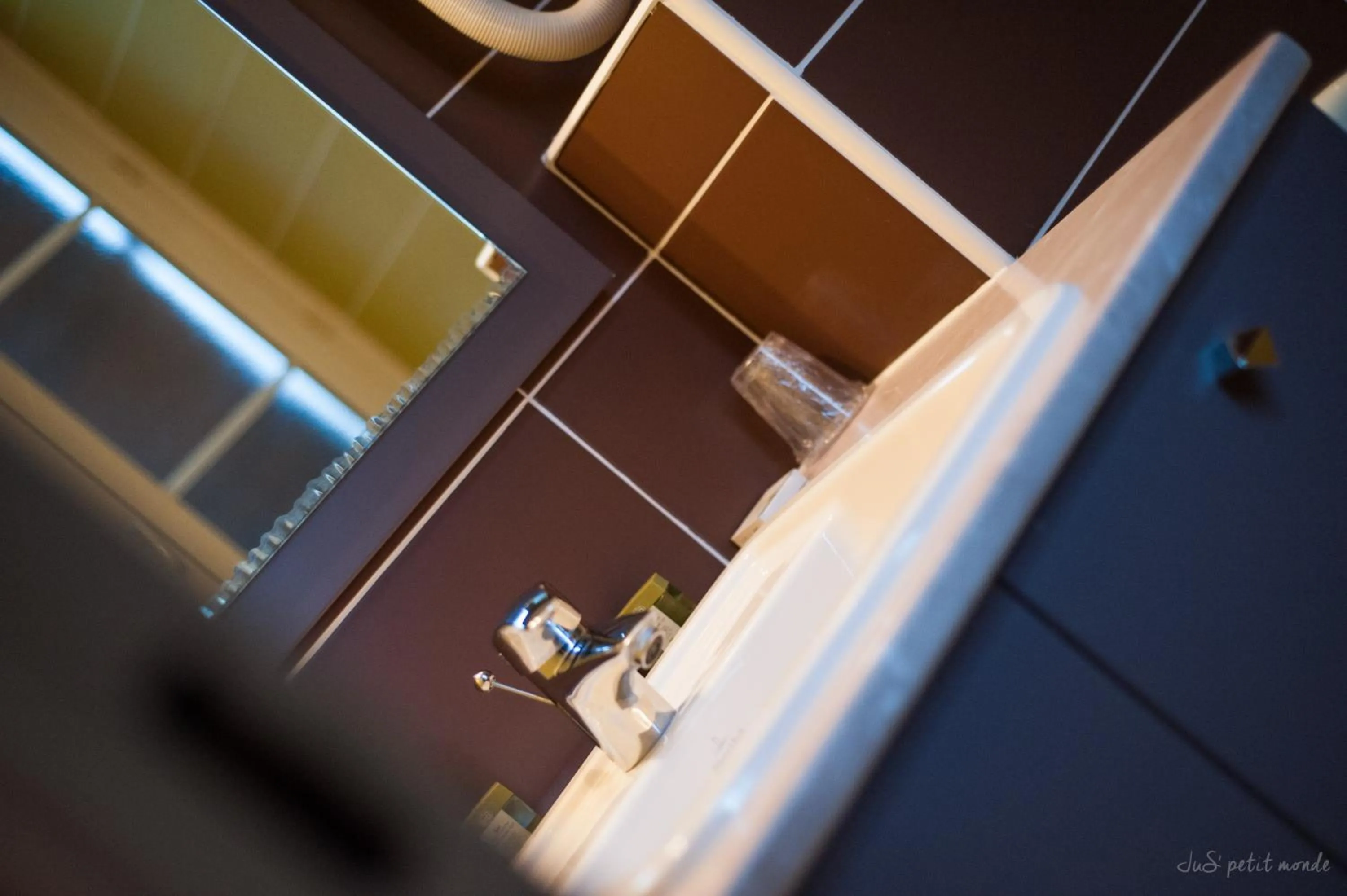 Bathroom in Hôtel de France