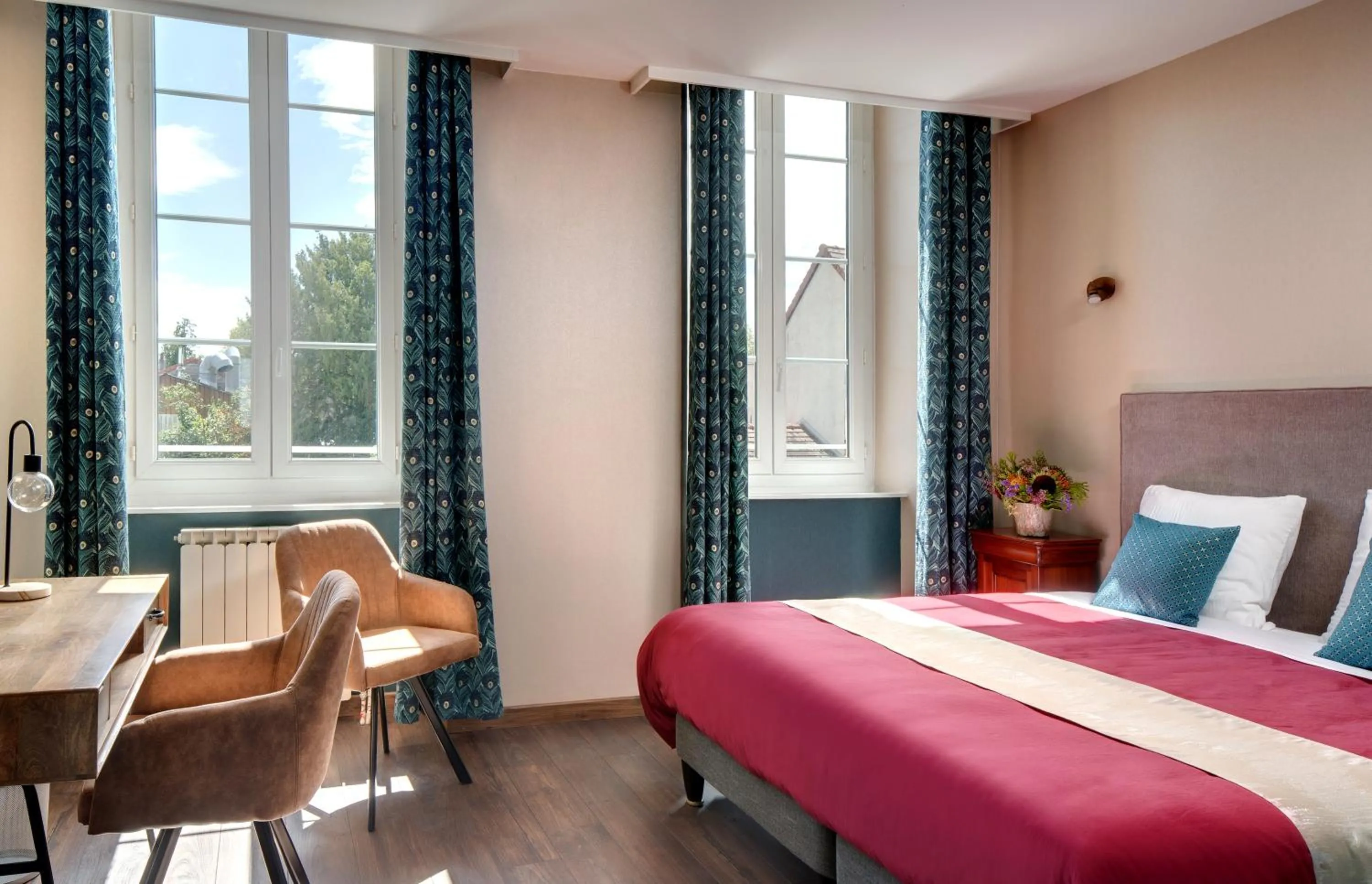 Bed in Hôtel de France