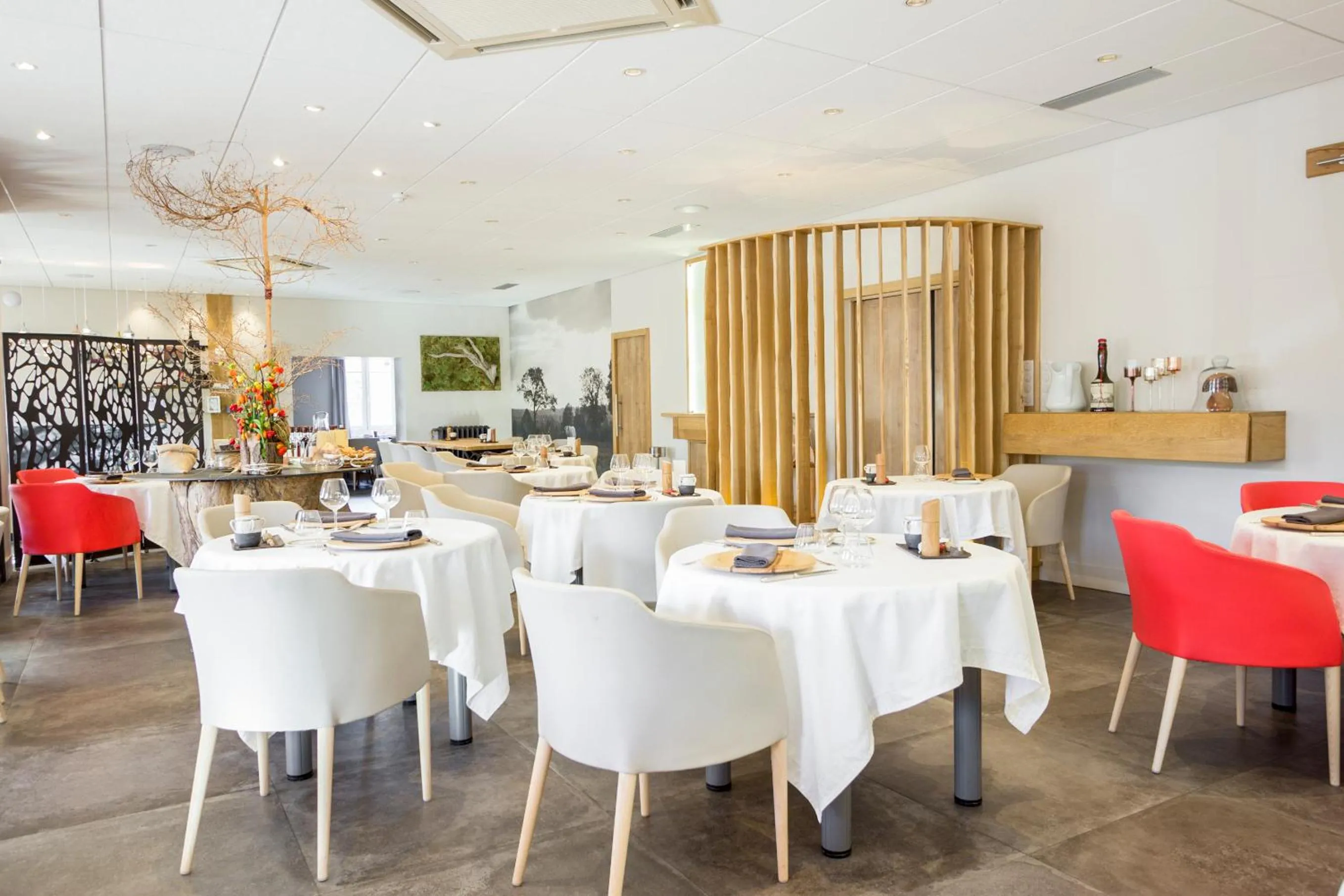 Restaurant/places to eat in Hôtel de France