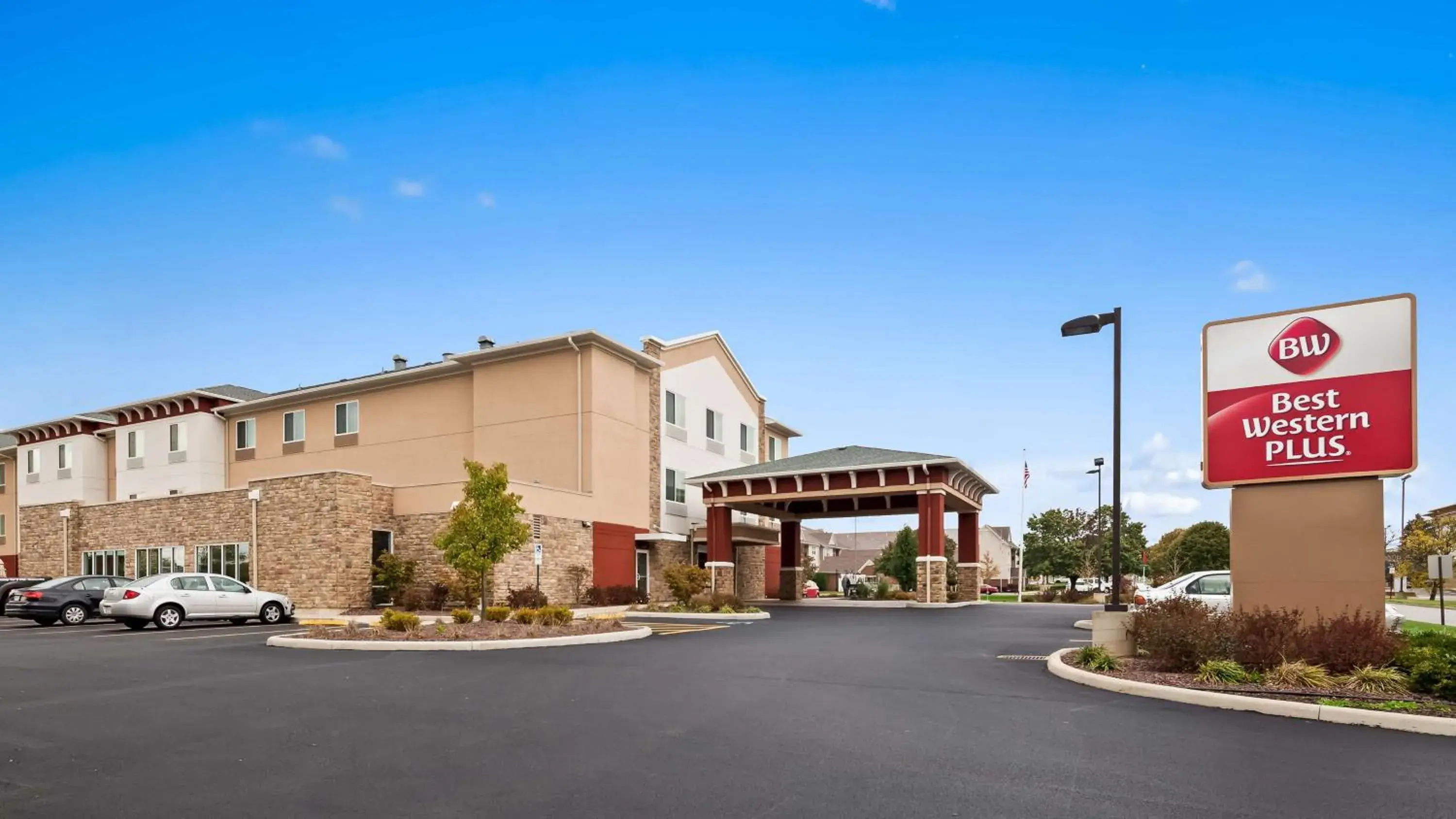 Property building in Best Western Plus Boardman Inn & Suites Property building in Best Western Plus Boardman Inn & Suites