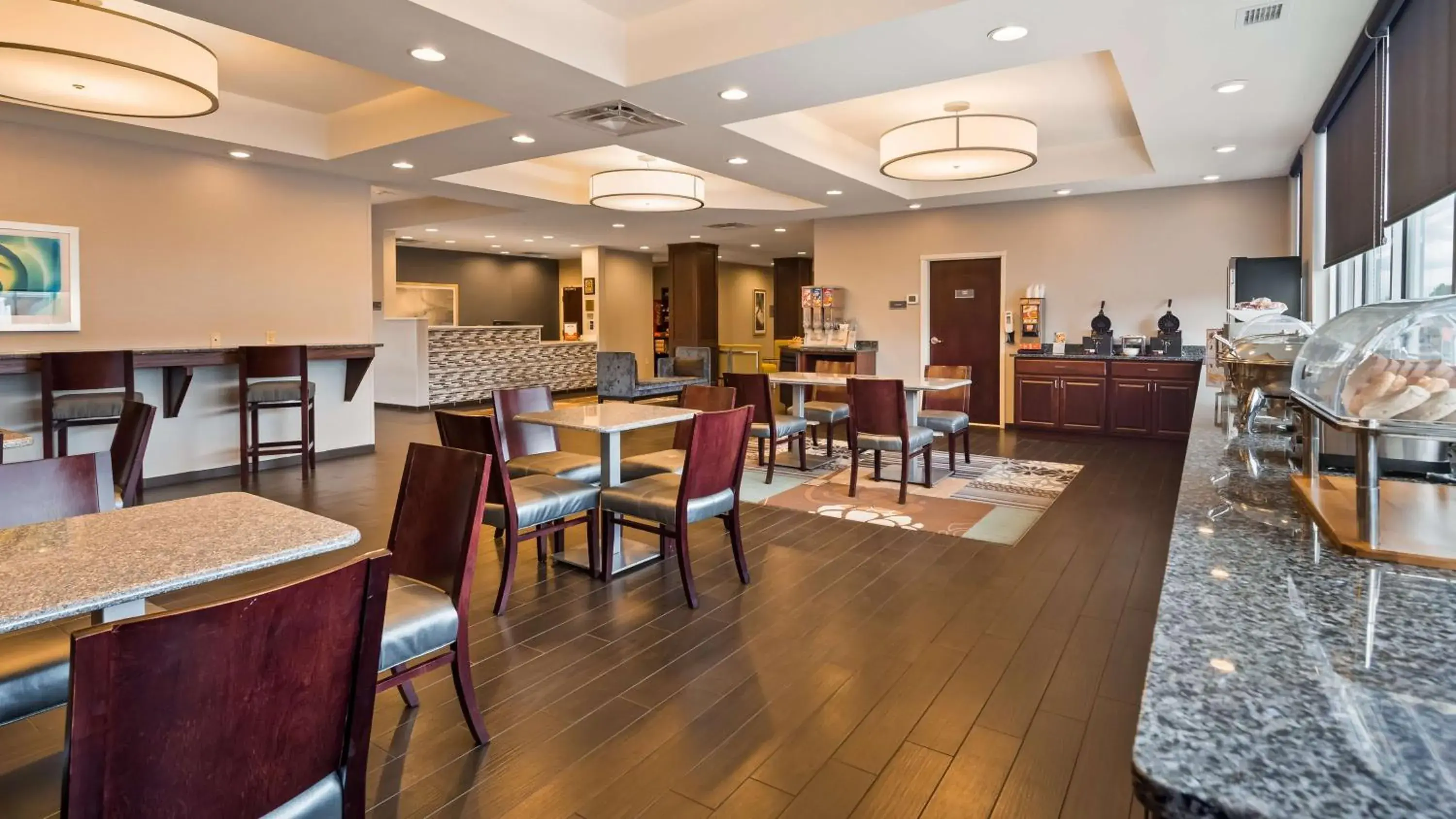 Restaurant/places to eat in Best Western Plus Boardman Inn & Suites Restaurant/places to eat in Best Western Plus Boardman Inn & Suites