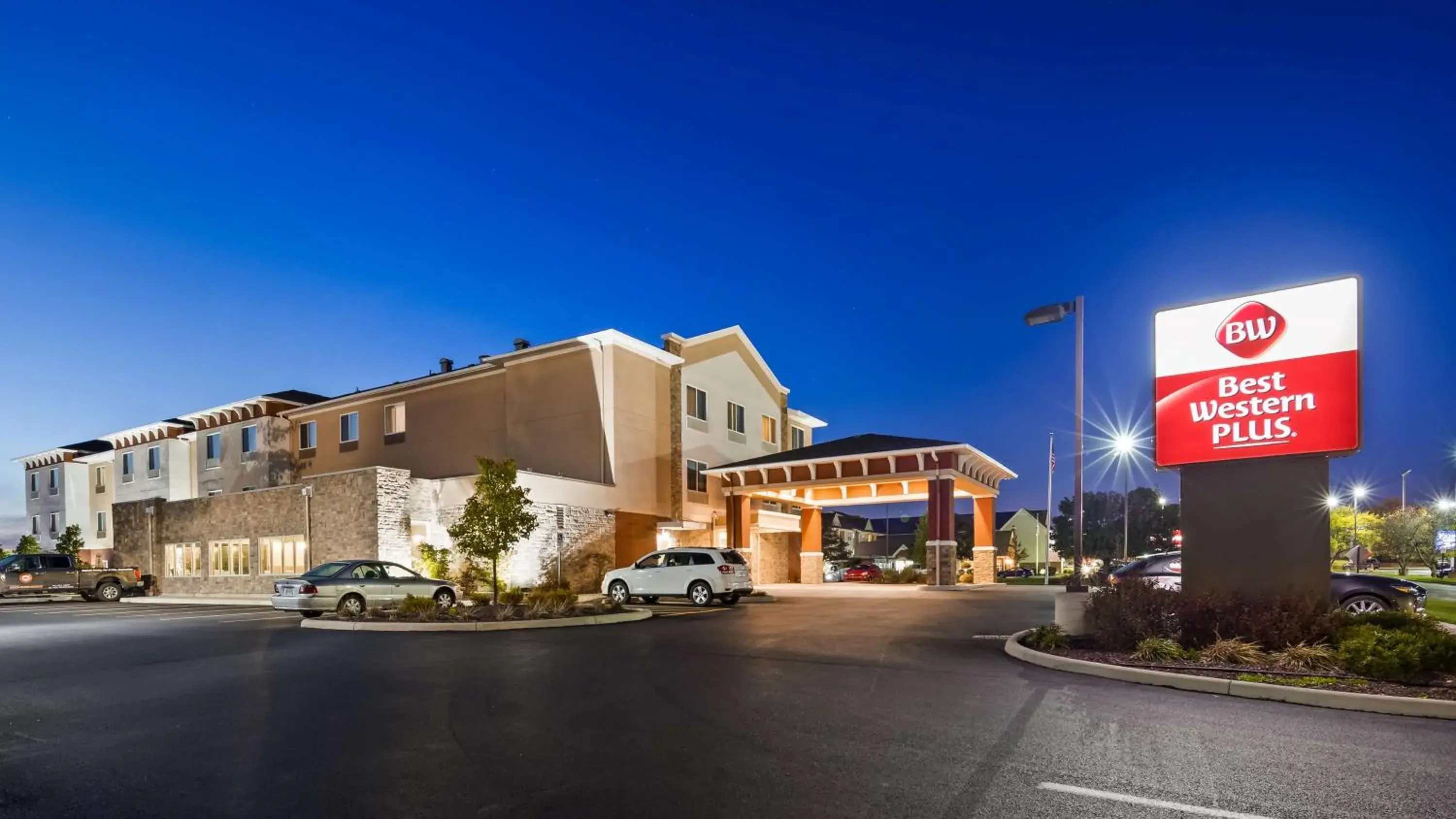 Property building in Best Western Plus Boardman Inn & Suites Property building in Best Western Plus Boardman Inn & Suites
