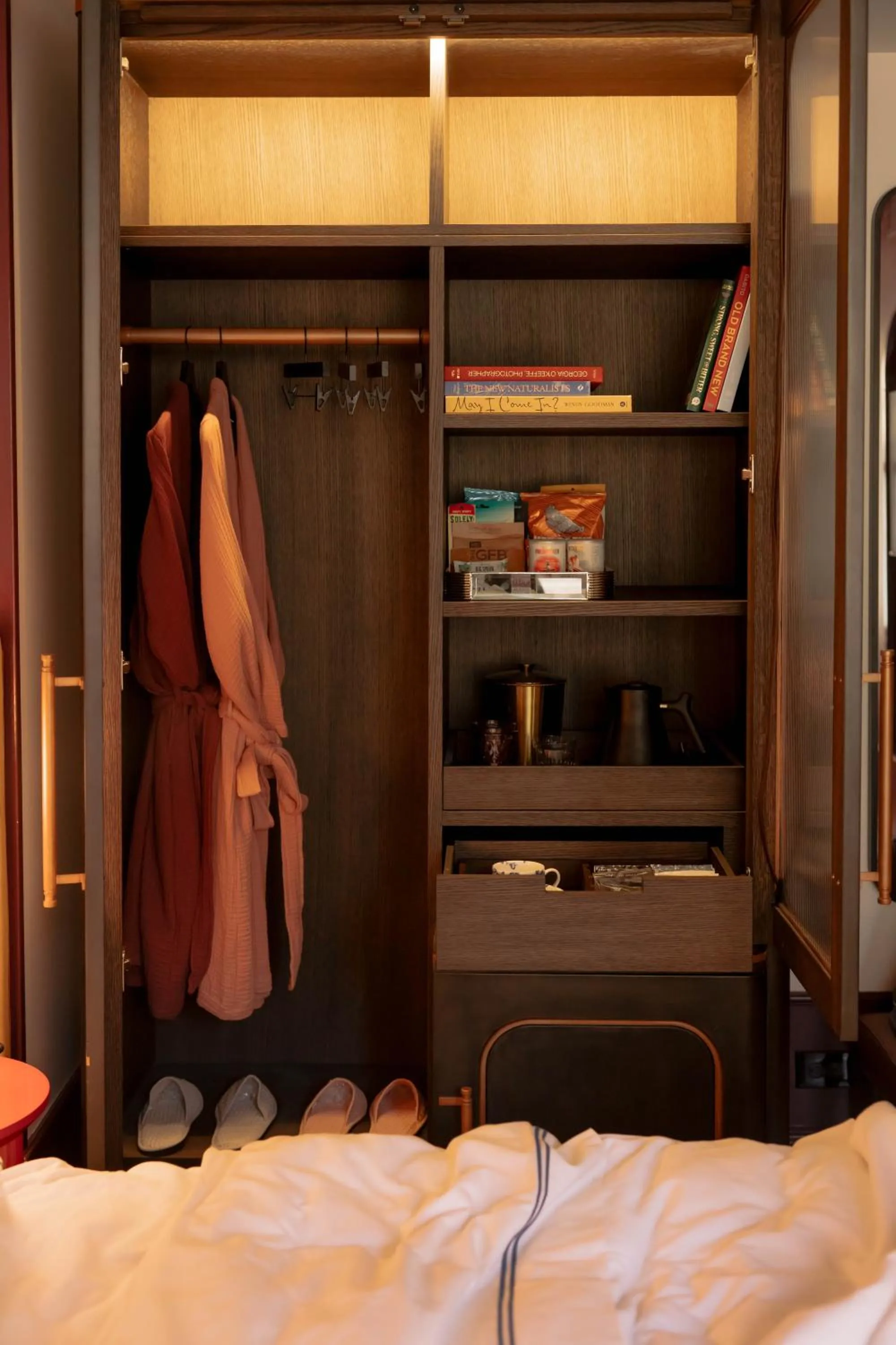 Bedroom, Bed in Fidelity Hotel