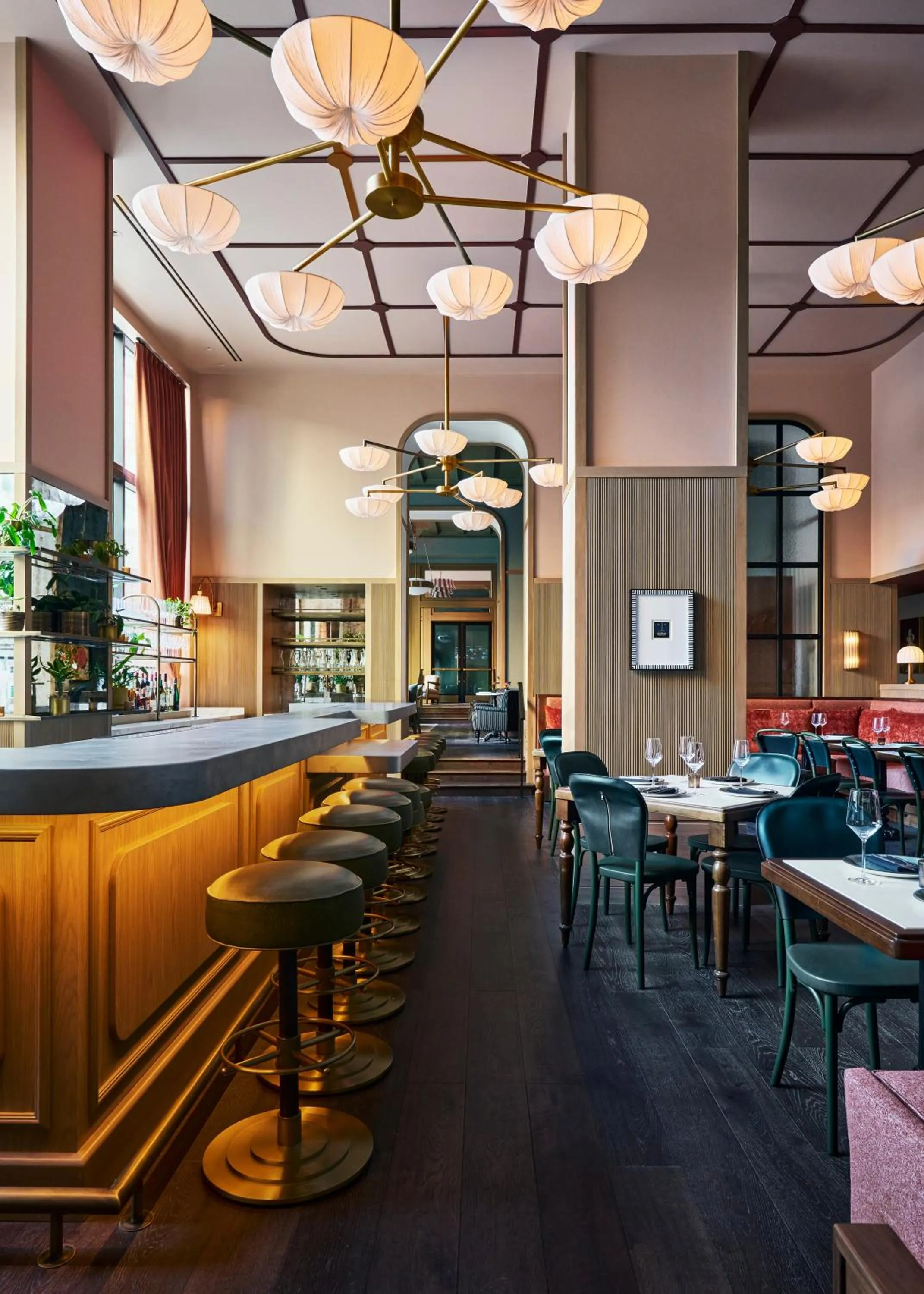 Restaurant/places to eat in Fidelity Hotel