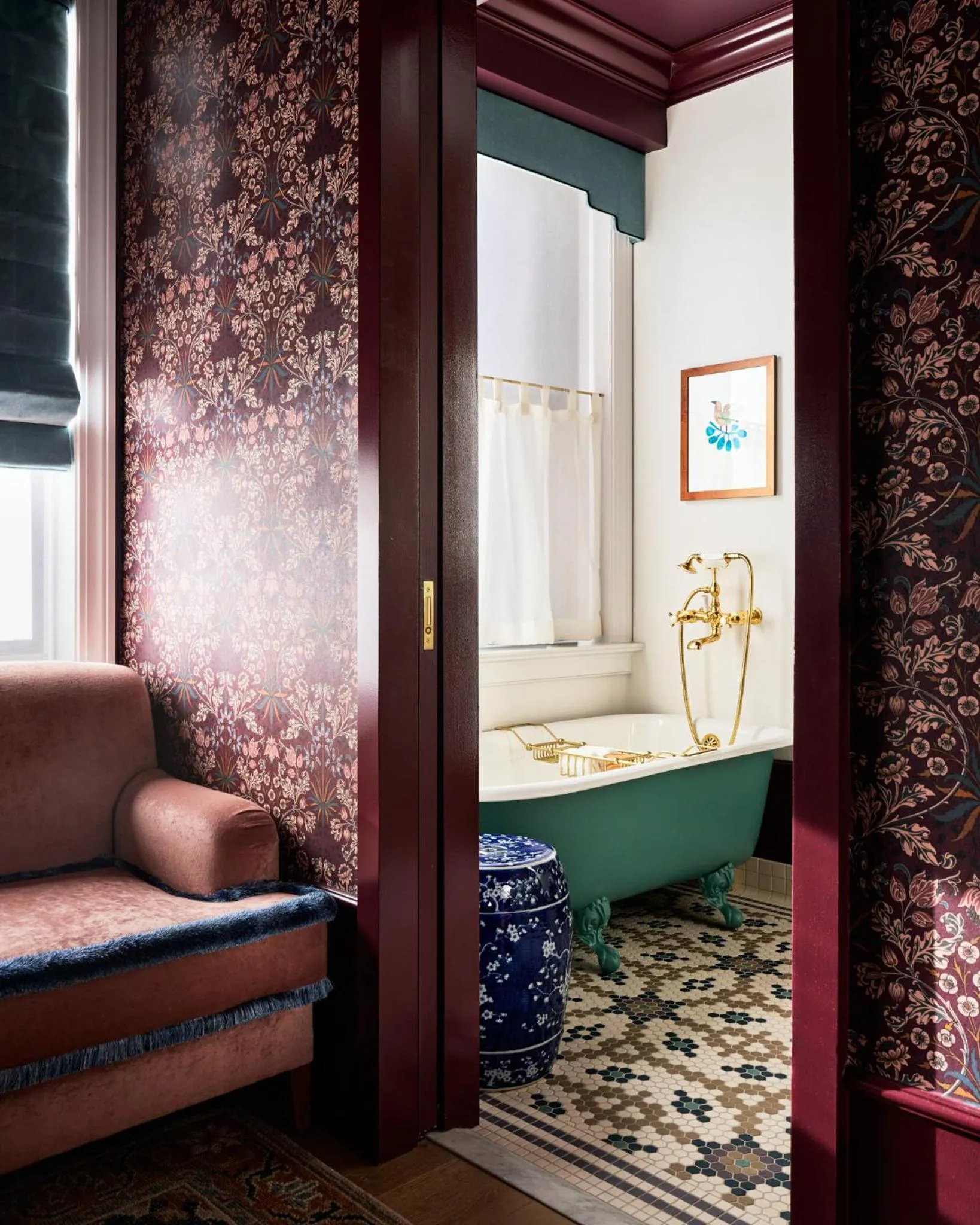 Bathroom, Bed in Fidelity Hotel