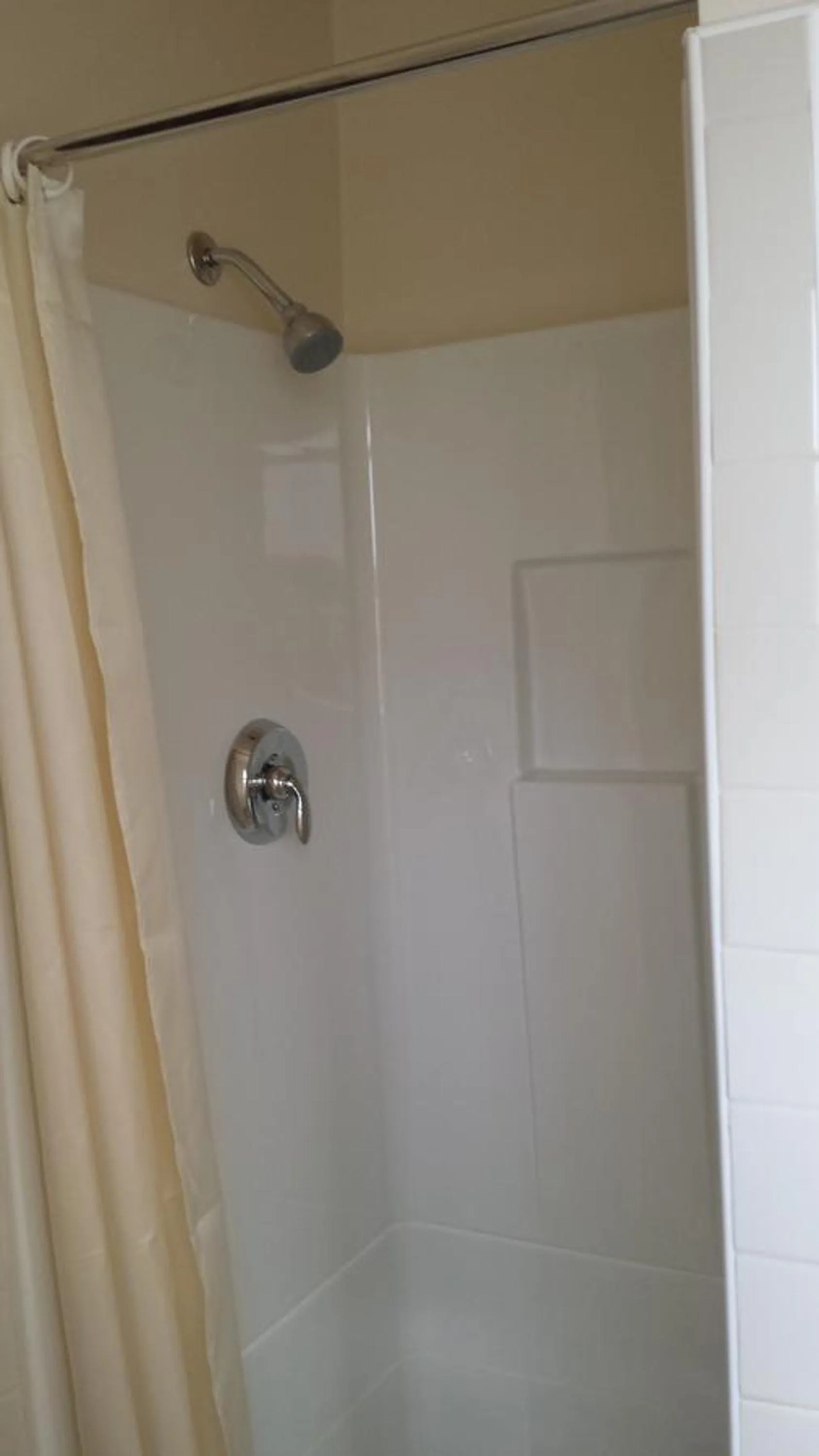 Shower in Lido Hotel