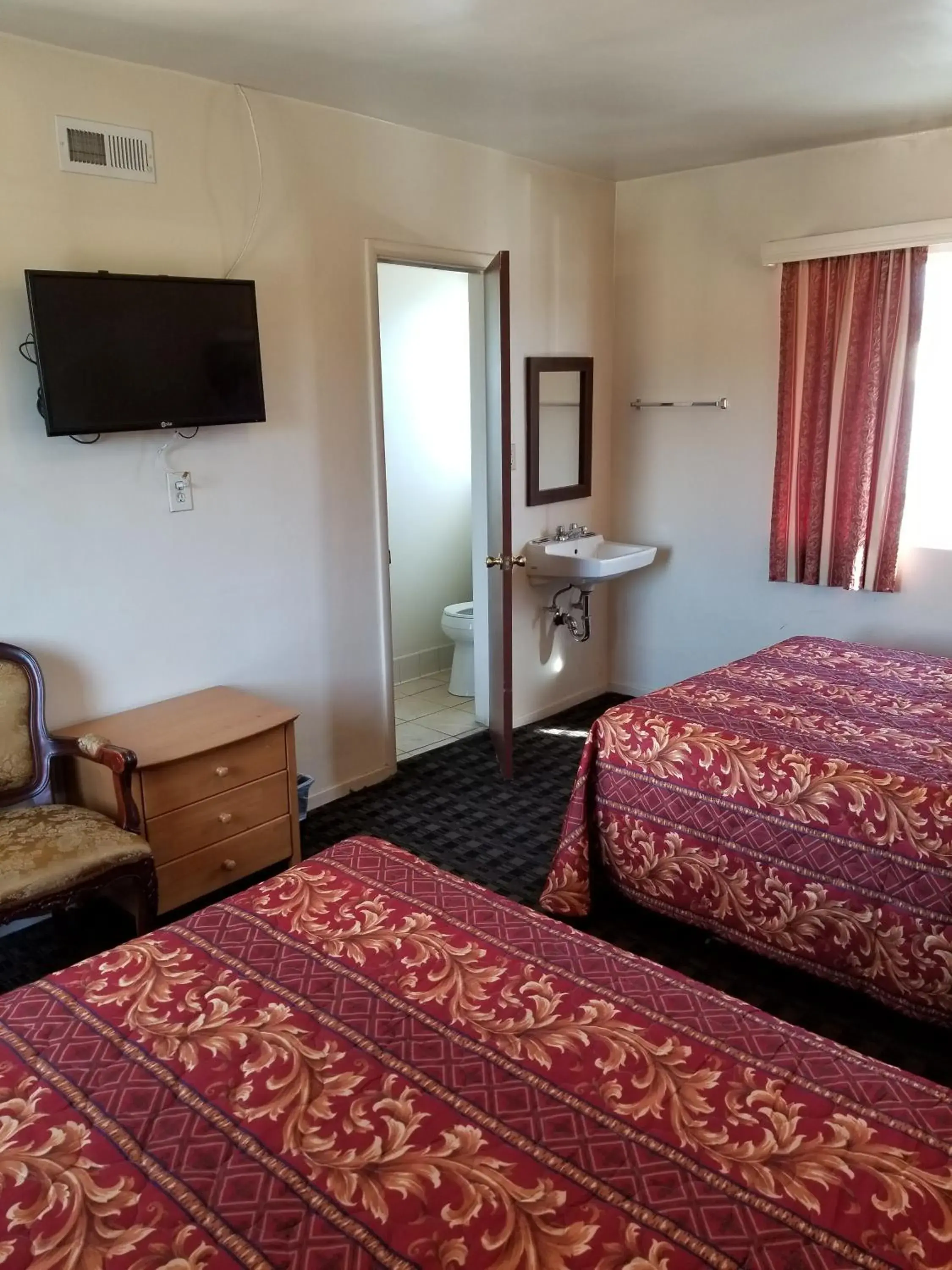 Bed in Lido Hotel Bed in Lido Hotel