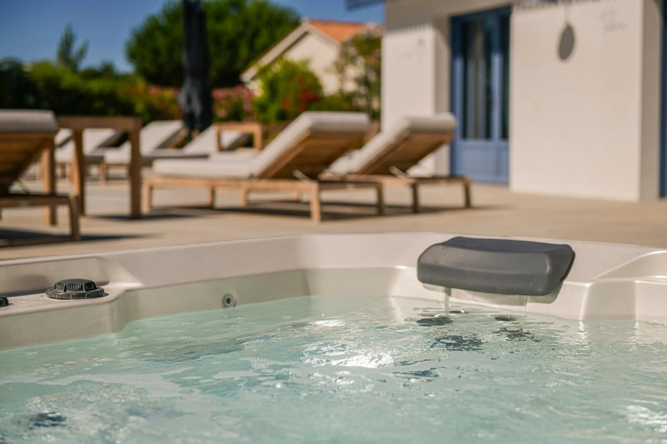 Swimming pool in Domaine Les Clayères