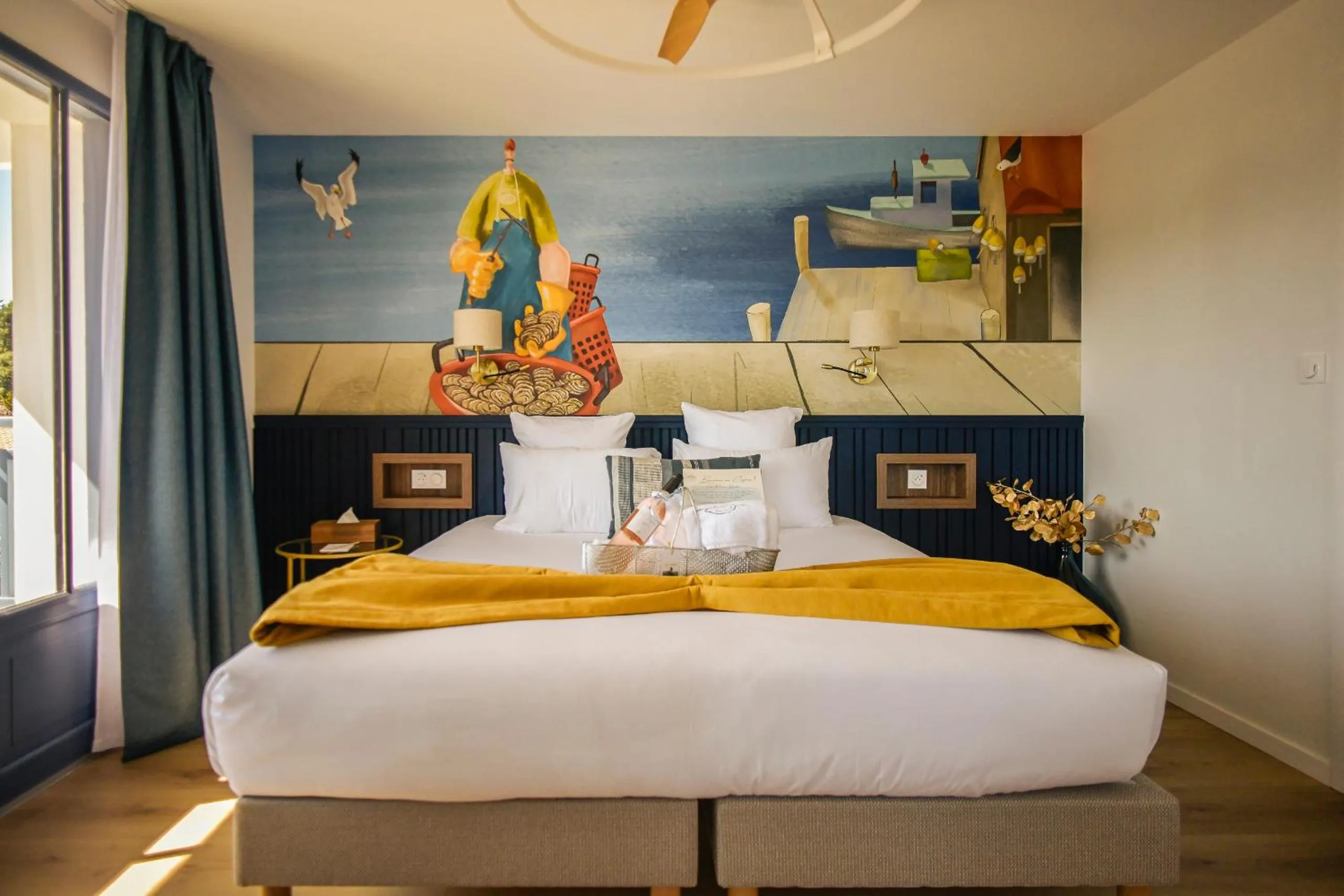 Bedroom, Bed in Domaine Les Clayères