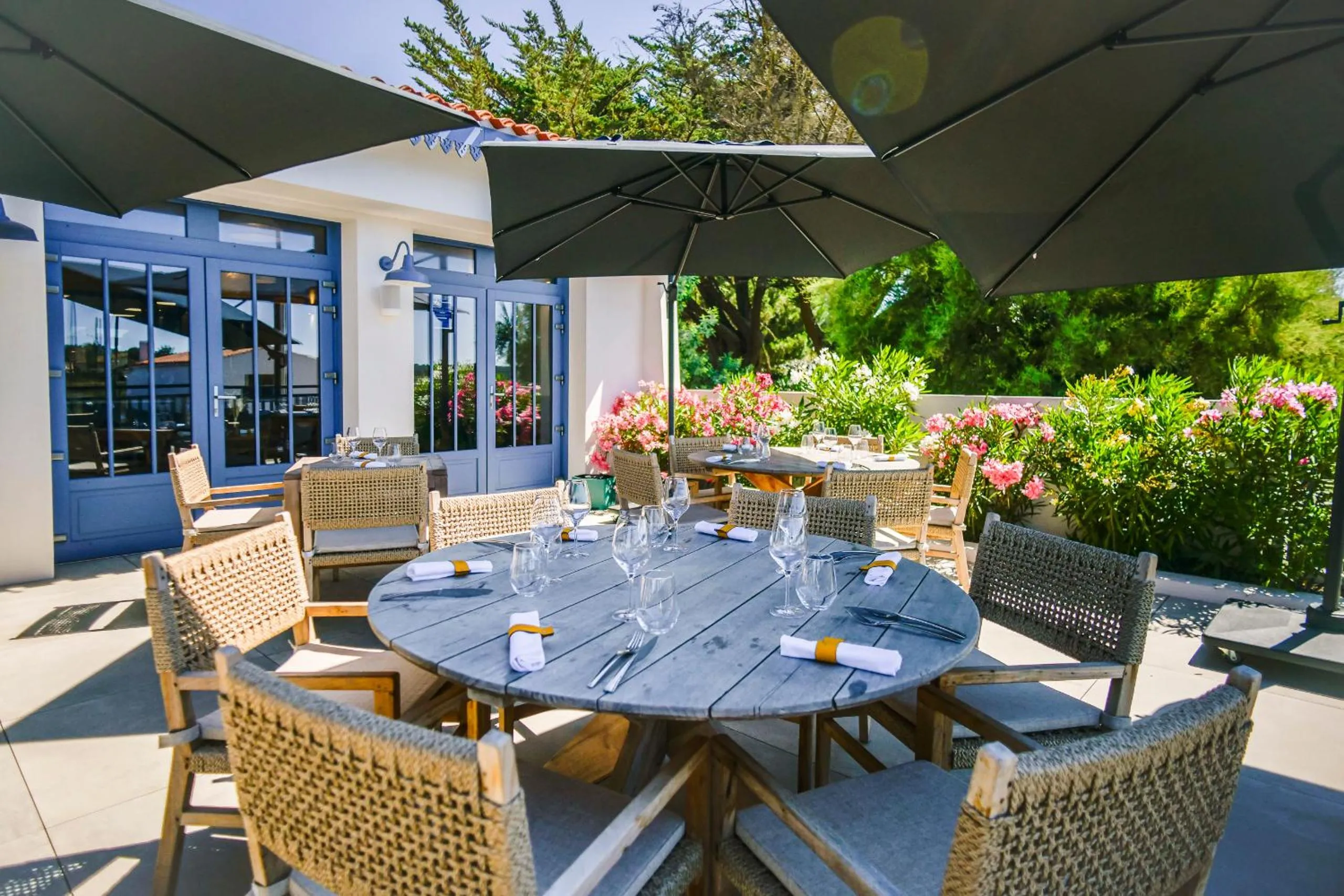 Restaurant/places to eat in Domaine Les Clayères