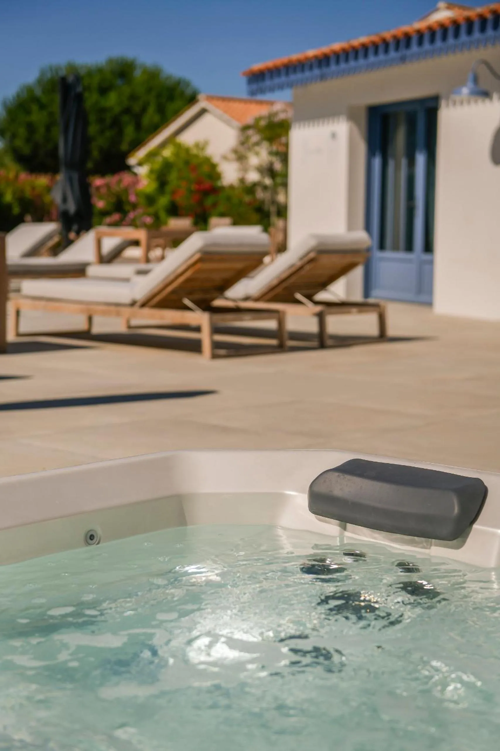 Hot Tub in Domaine Les Clayères