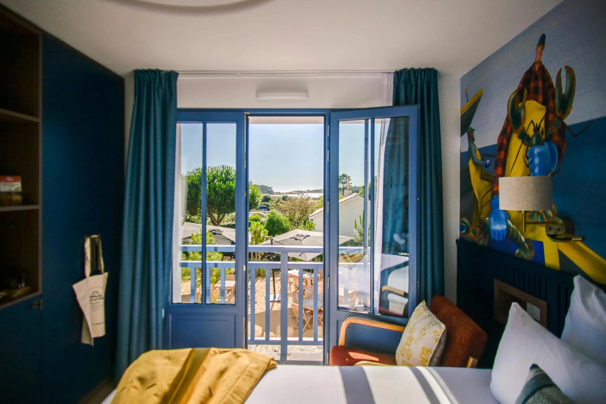View (from property/room), Bed in Domaine Les Clayères