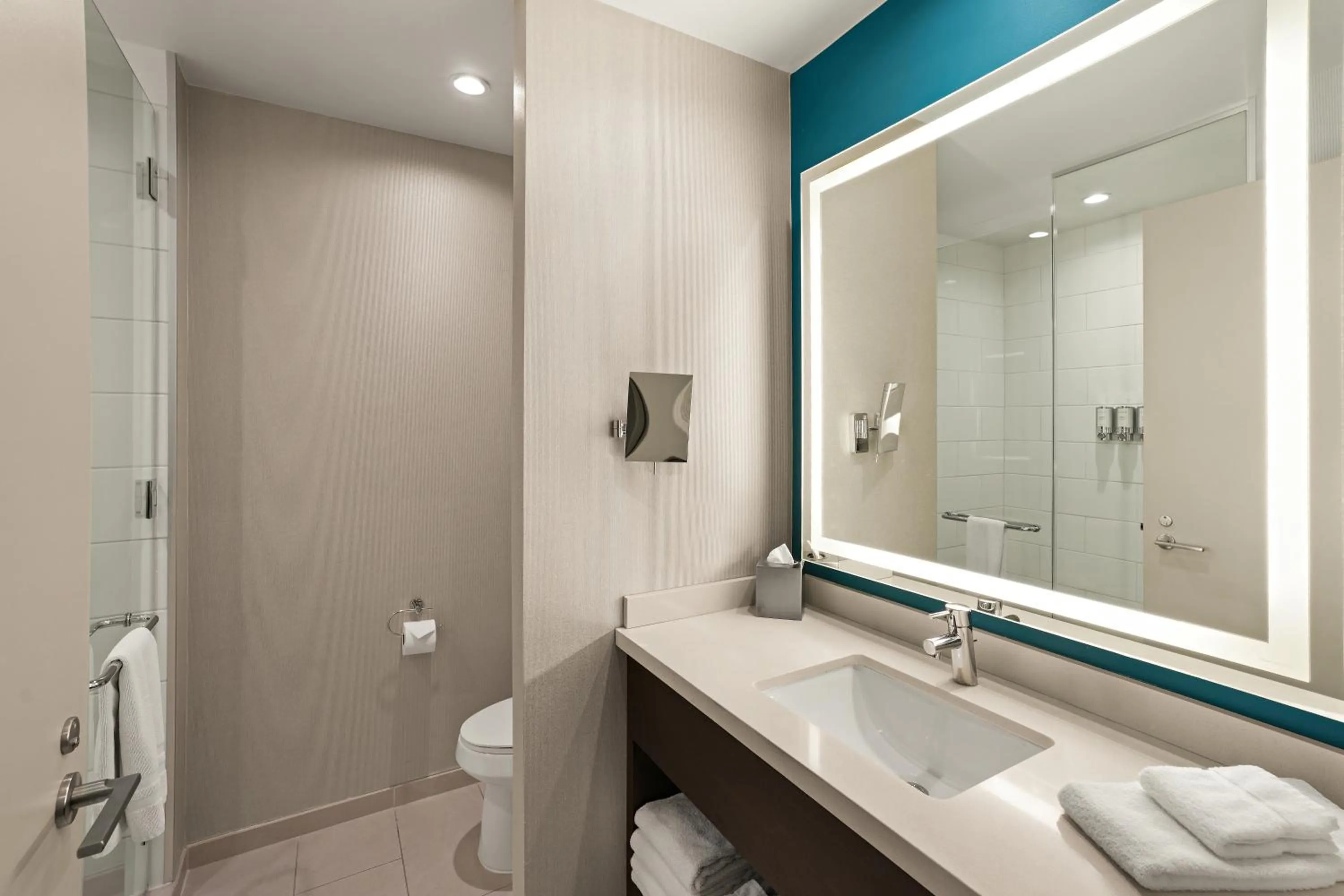 Bathroom in Sonesta Bee Cave Austin Hill Country