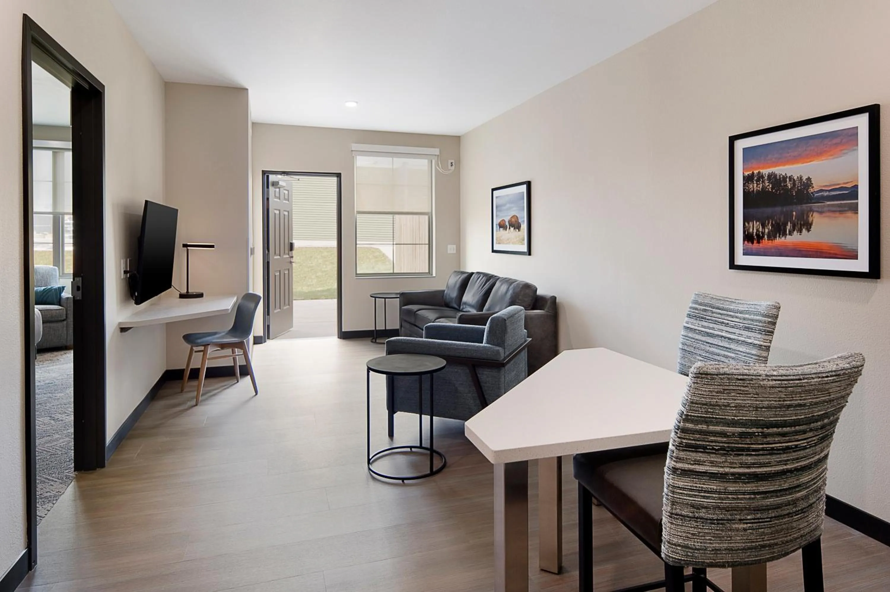 Living room in ClubHouse Hotel & Suites Rapid City