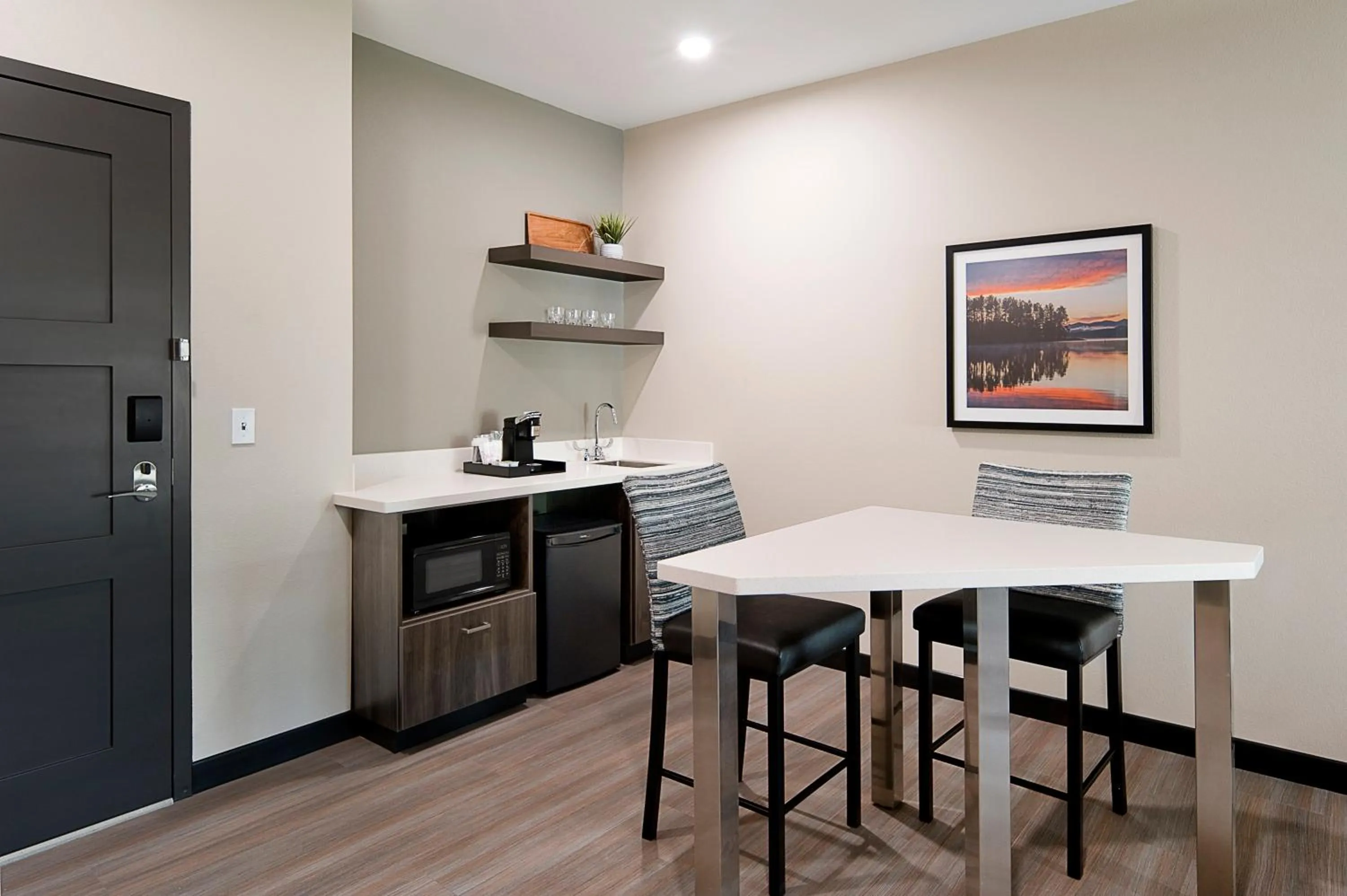 minibar in ClubHouse Hotel & Suites Rapid City