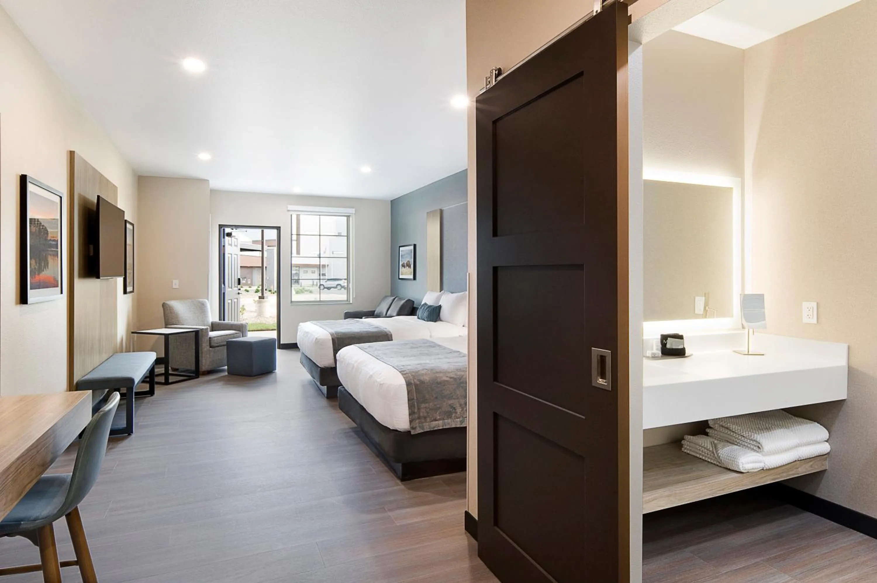 Bedroom, Bed in ClubHouse Hotel & Suites Rapid City