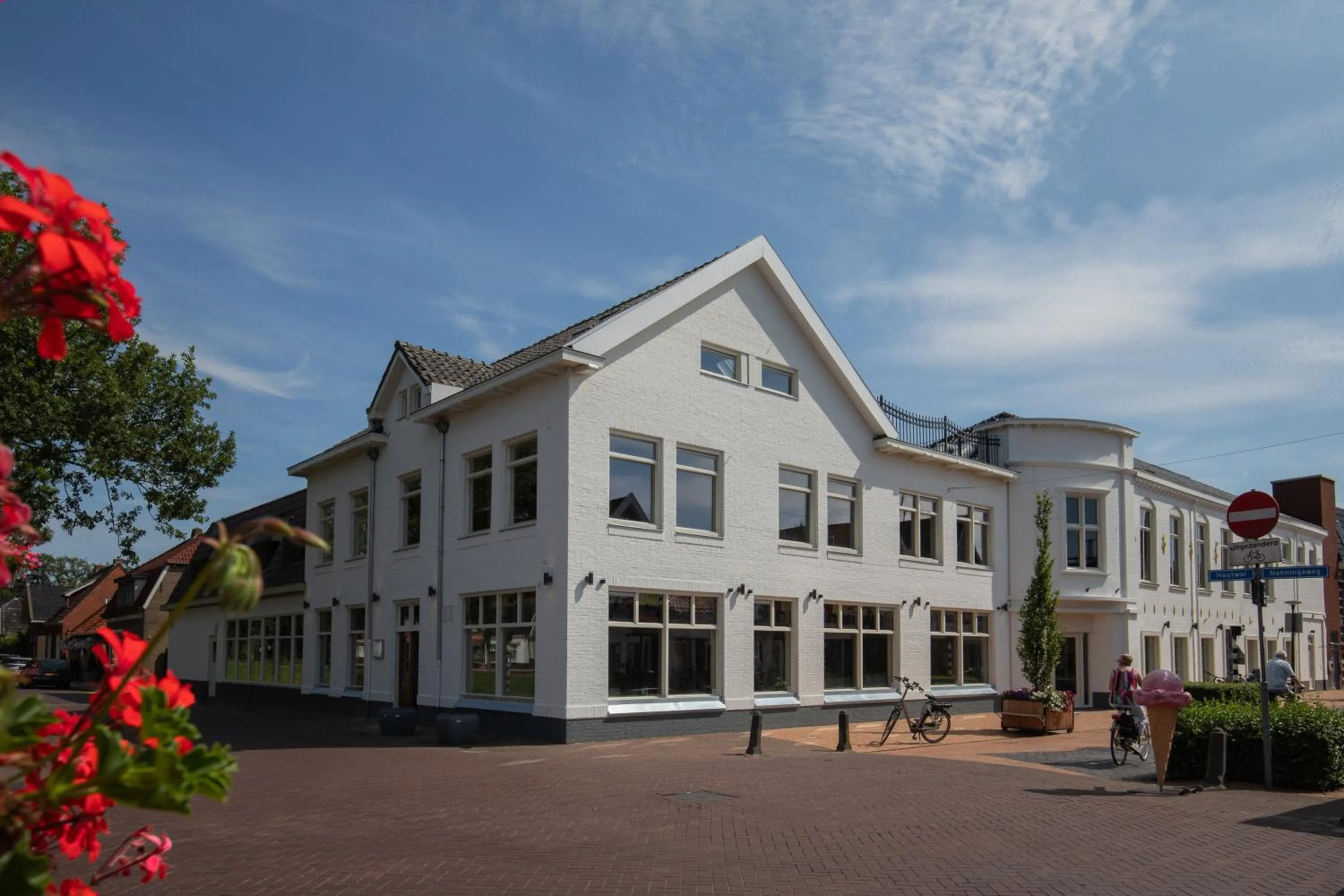 Hotel de Zon anno 1870