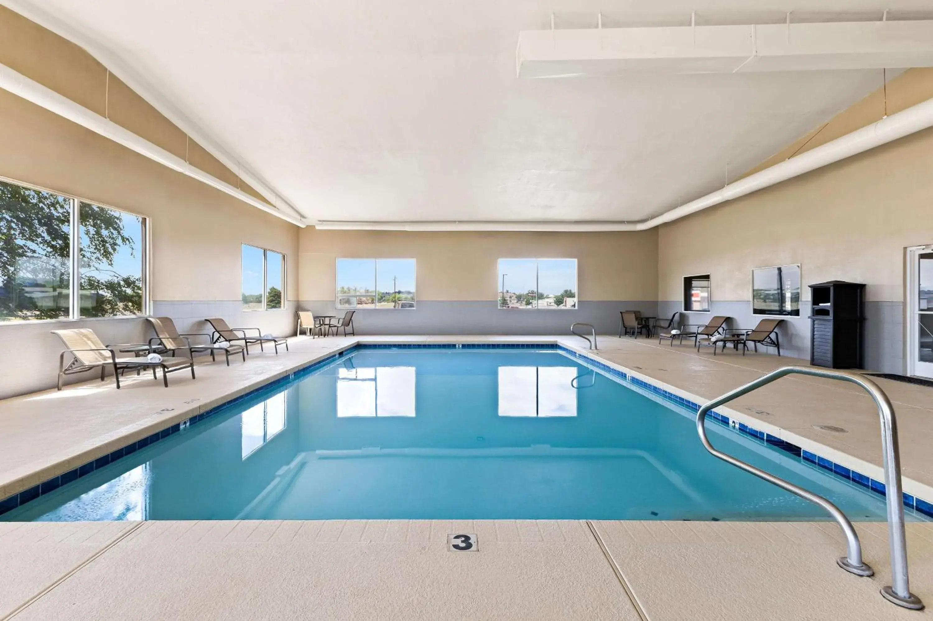 Pool view in Best Western Snowflake Inn Pool view in Best Western Snowflake Inn