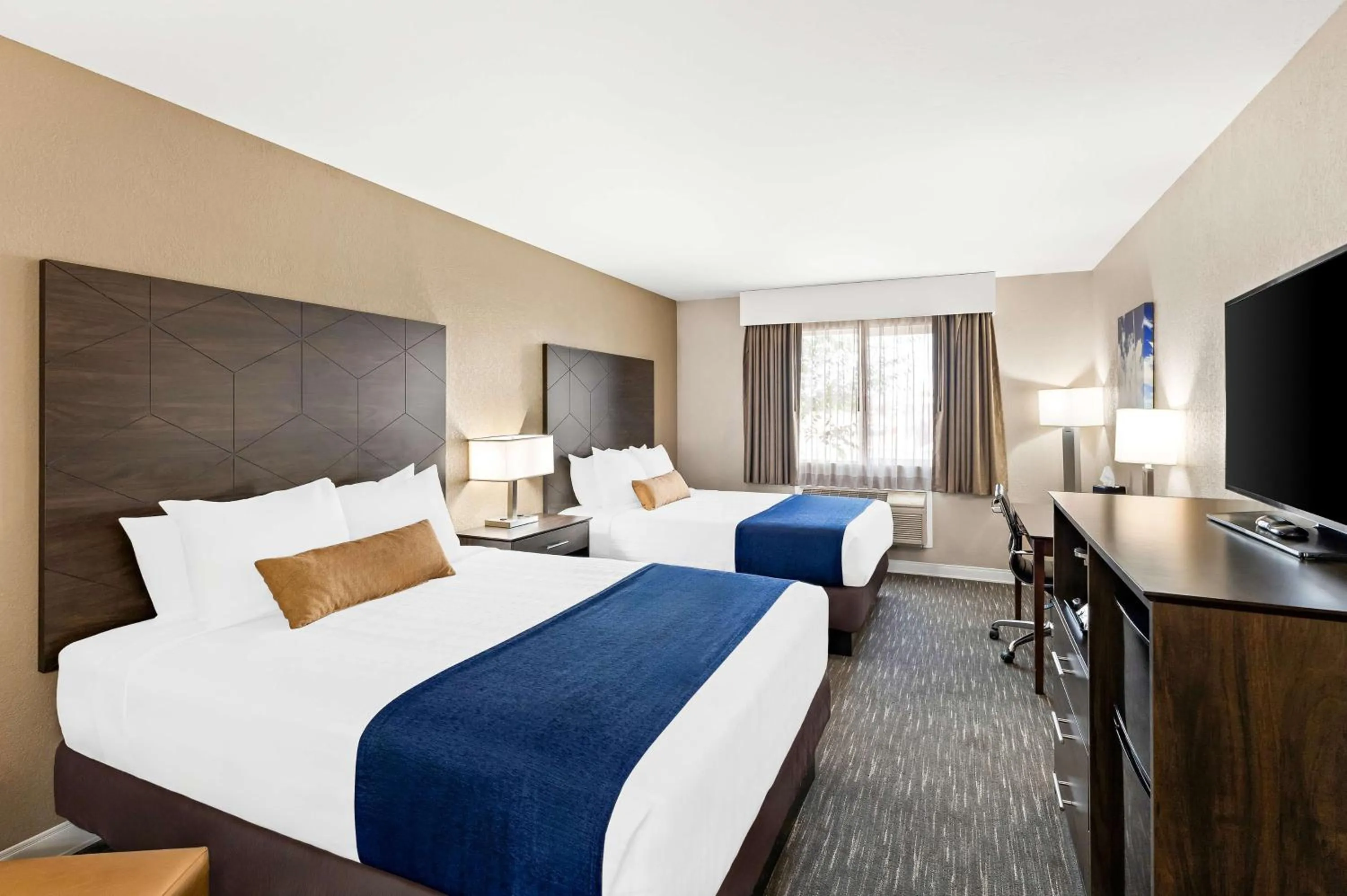 Bedroom, Bed in Best Western Snowflake Inn