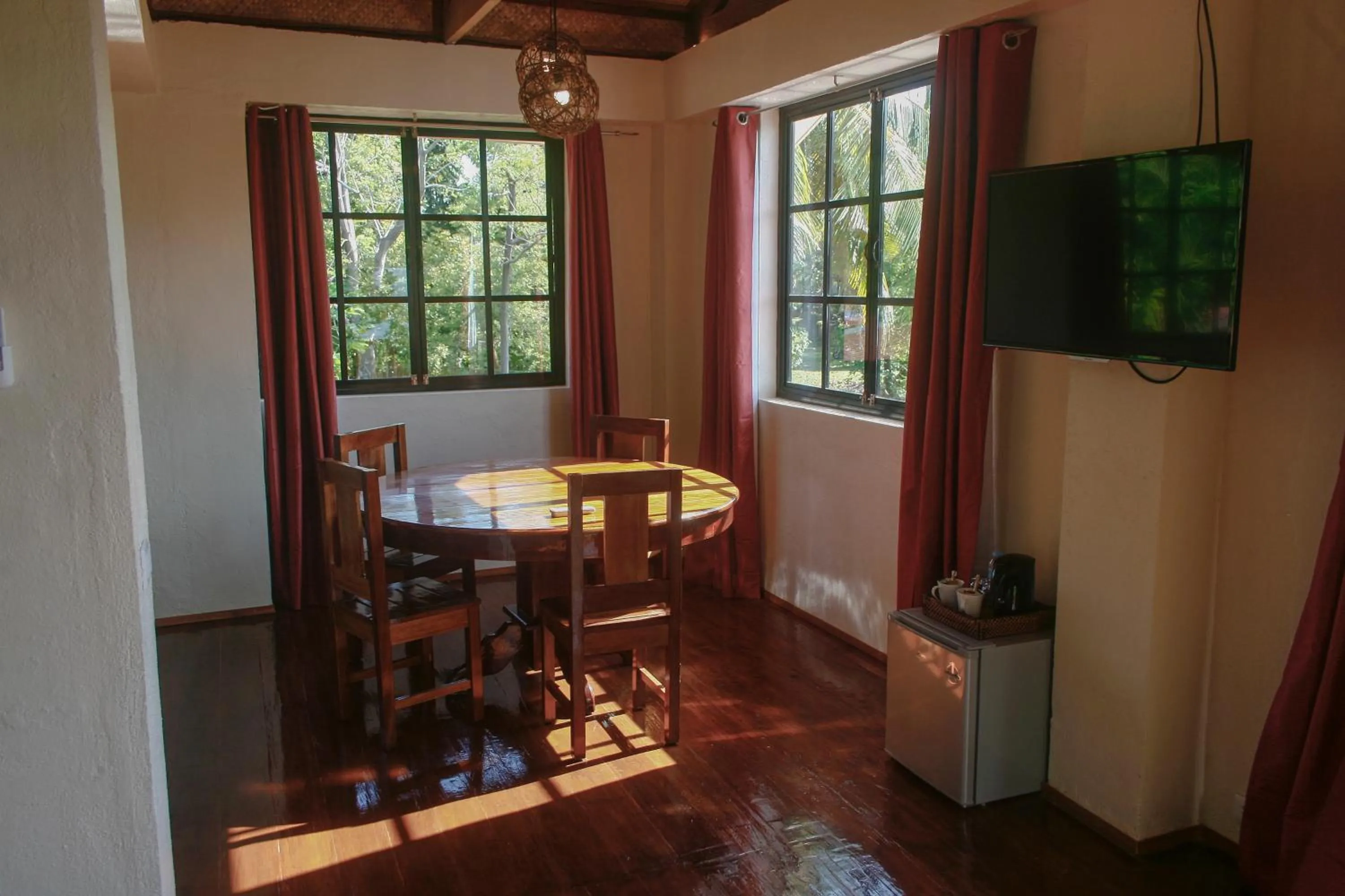 TV and multimedia in Isla Hayahay Beach Resort and Restaurant