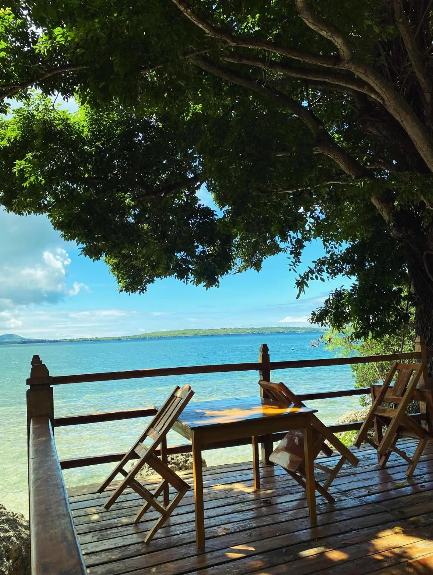 Isla Hayahay Beach Resort and Restaurant