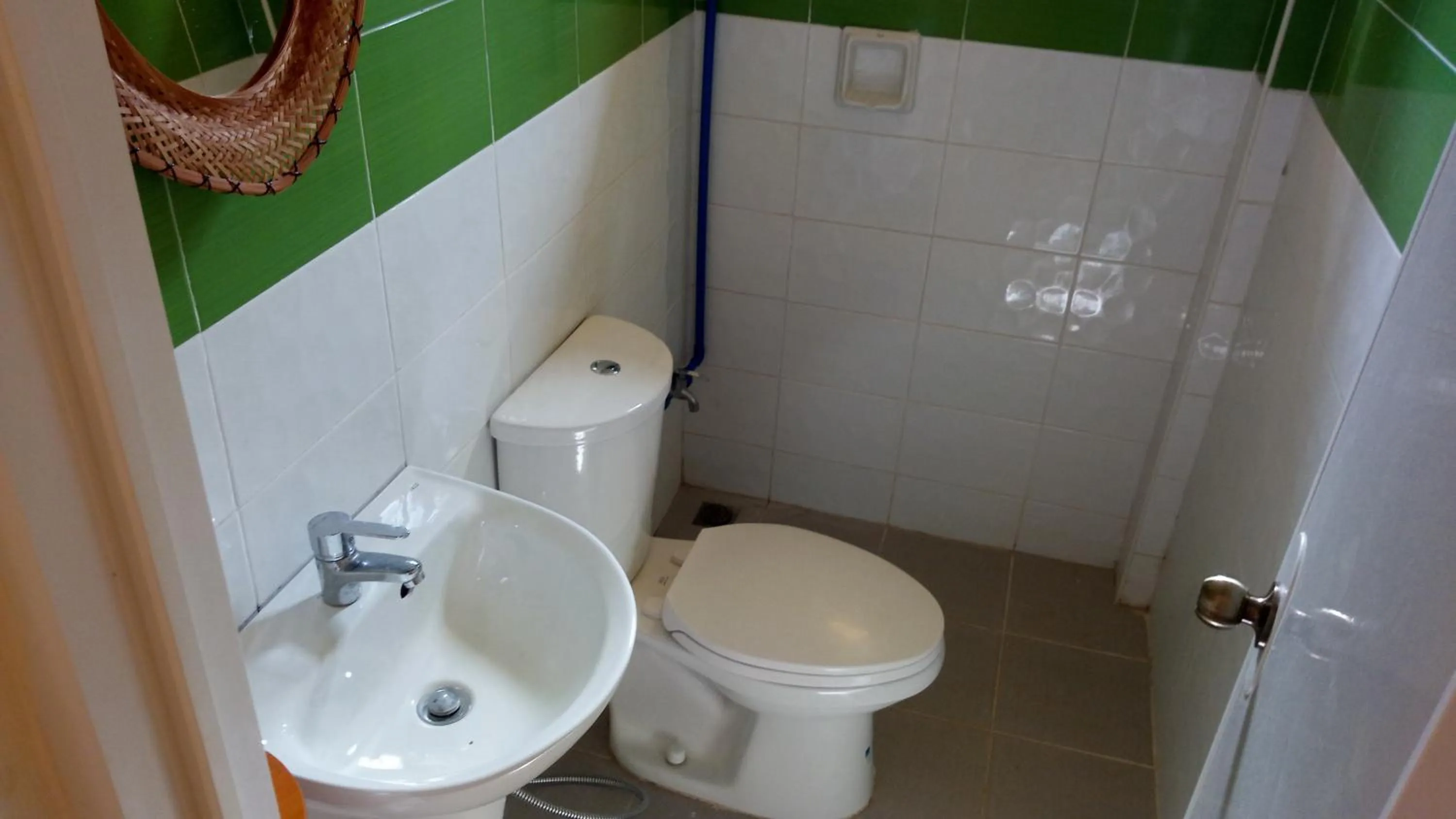 Toilet in Isla Hayahay Beach Resort and Restaurant