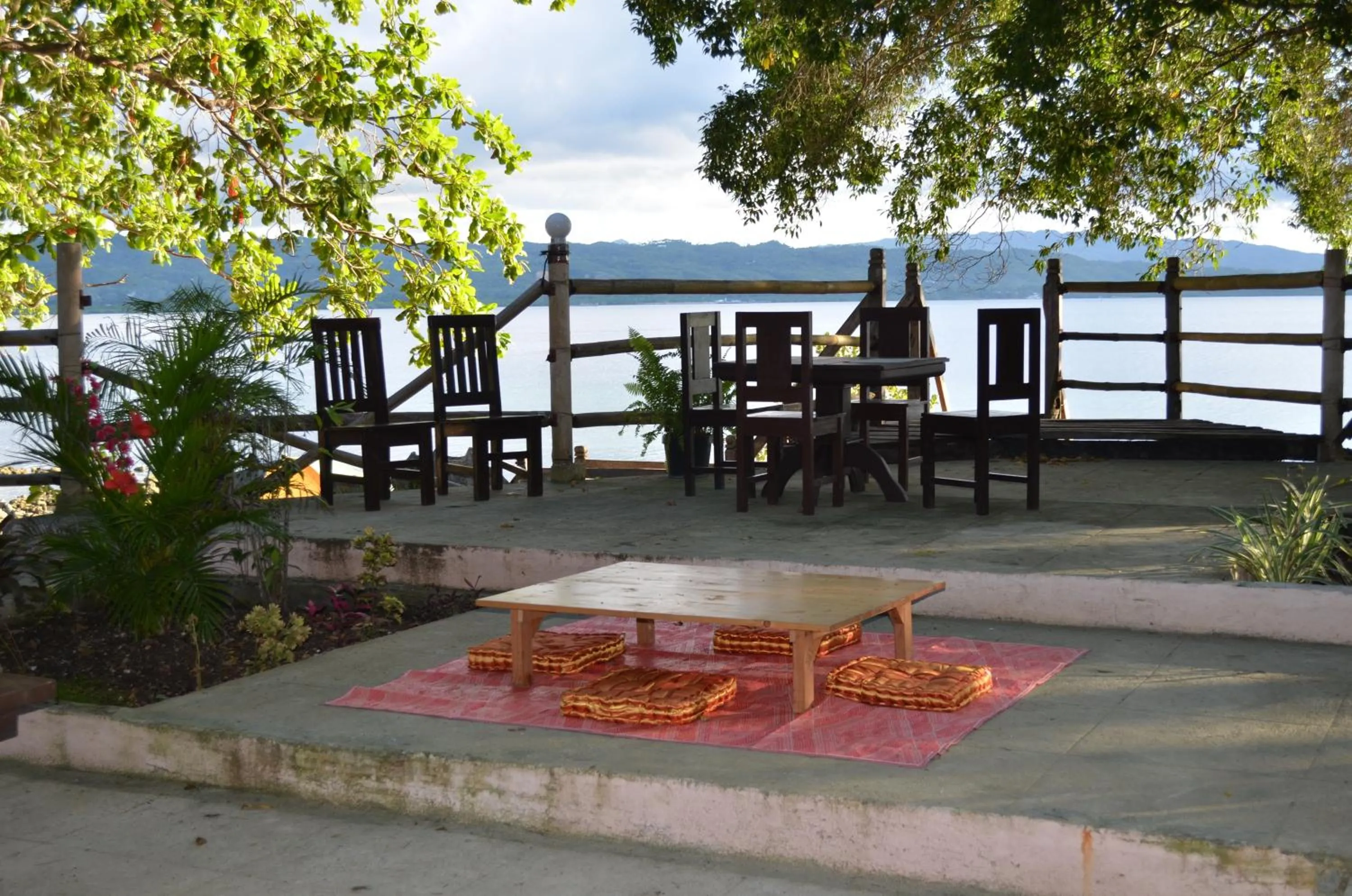 Restaurant/places to eat in Isla Hayahay Beach Resort and Restaurant