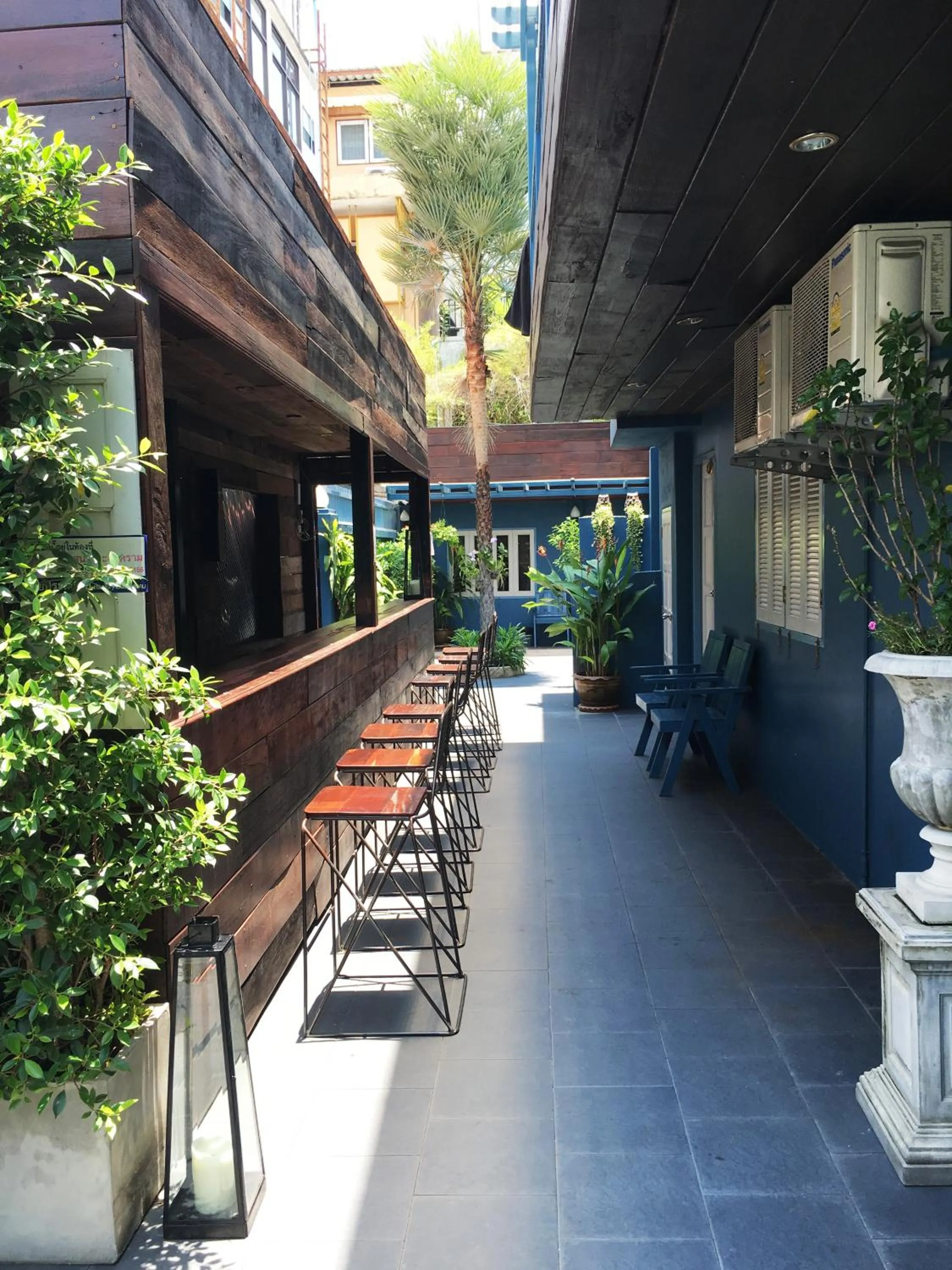 Lounge or bar in Blue Chang House