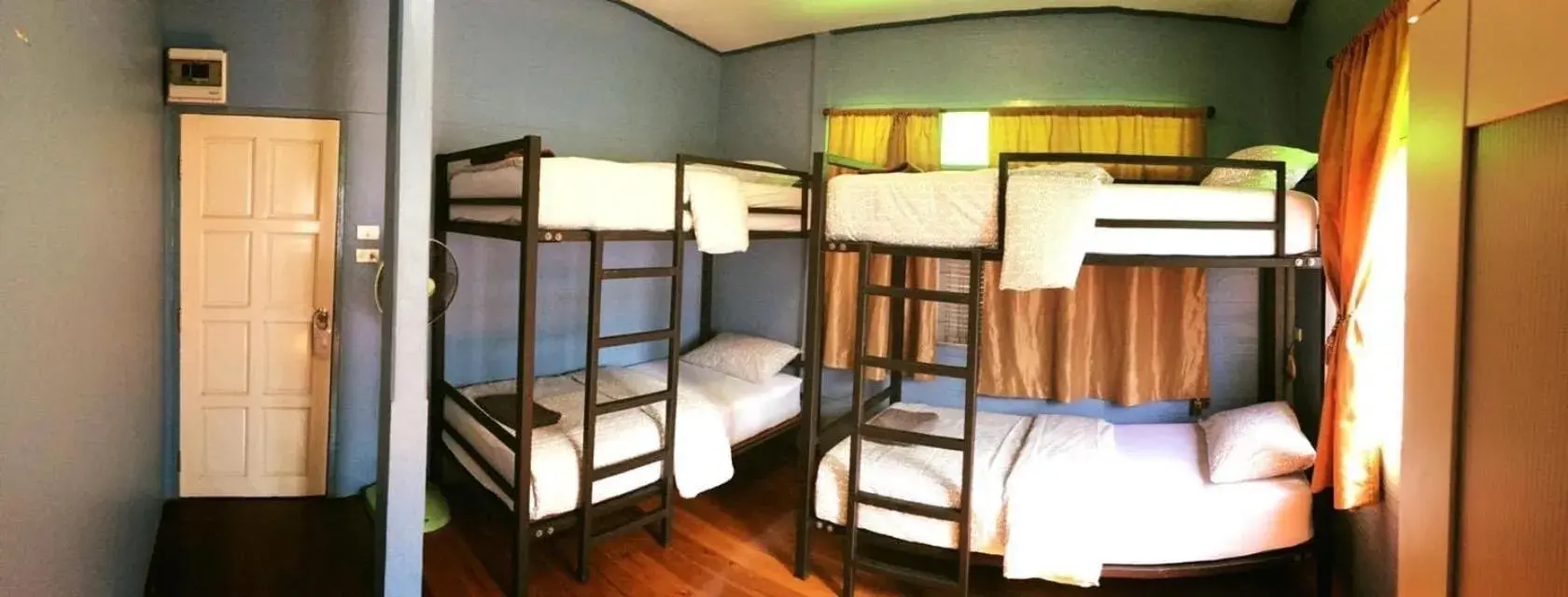 Bed in 4-Bed Mixed Dormitory Room with Shared Bathroom in Blue Chang House Bed in 4-Bed Mixed Dormitory Room with Shared Bathroom in Blue Chang House