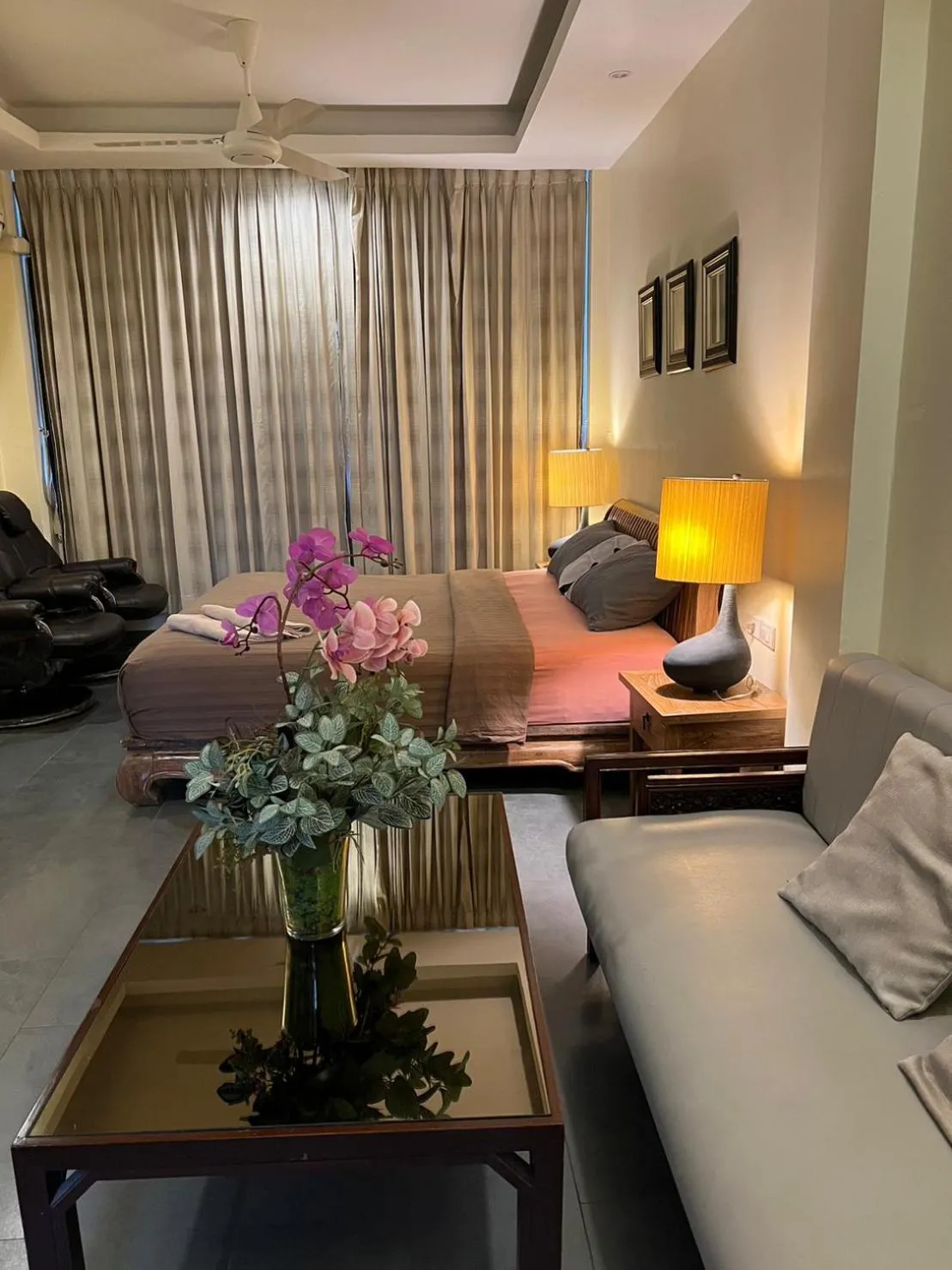 Bedroom, Bed in Blue Chang House