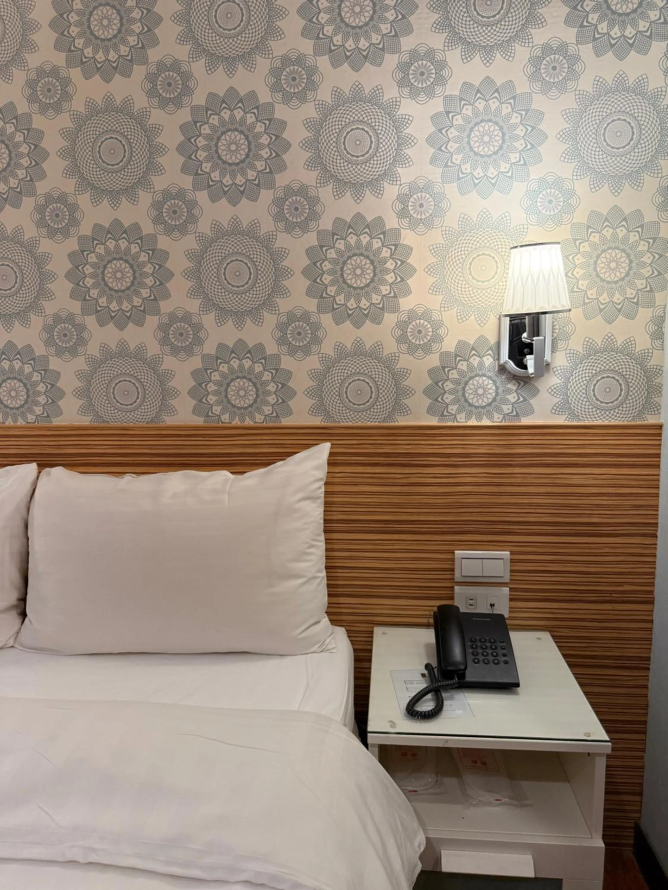 Bed in 泊居旅店 Oursinn Hotel