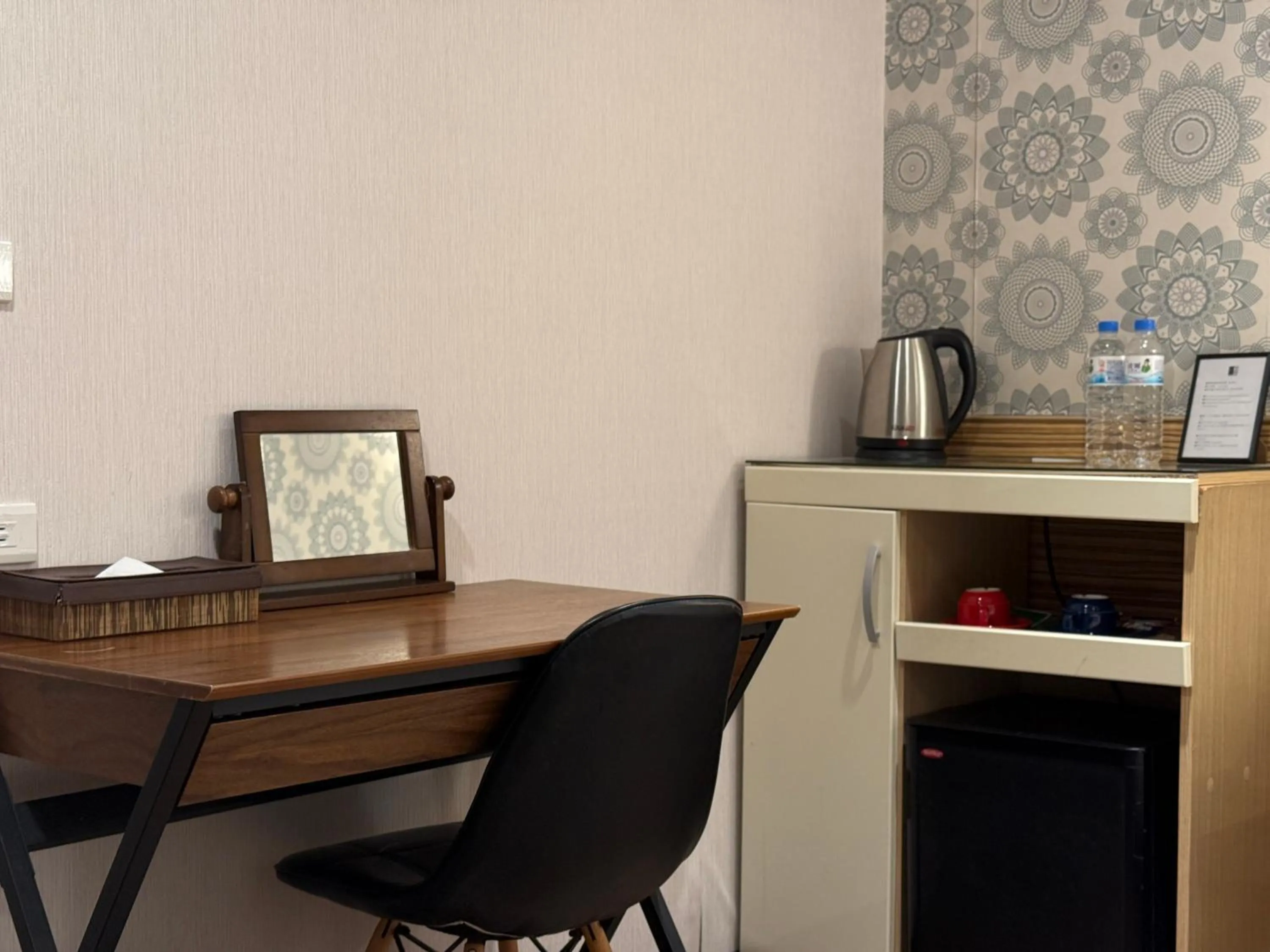 Coffee/tea facilities in 泊居旅店 Oursinn Hotel