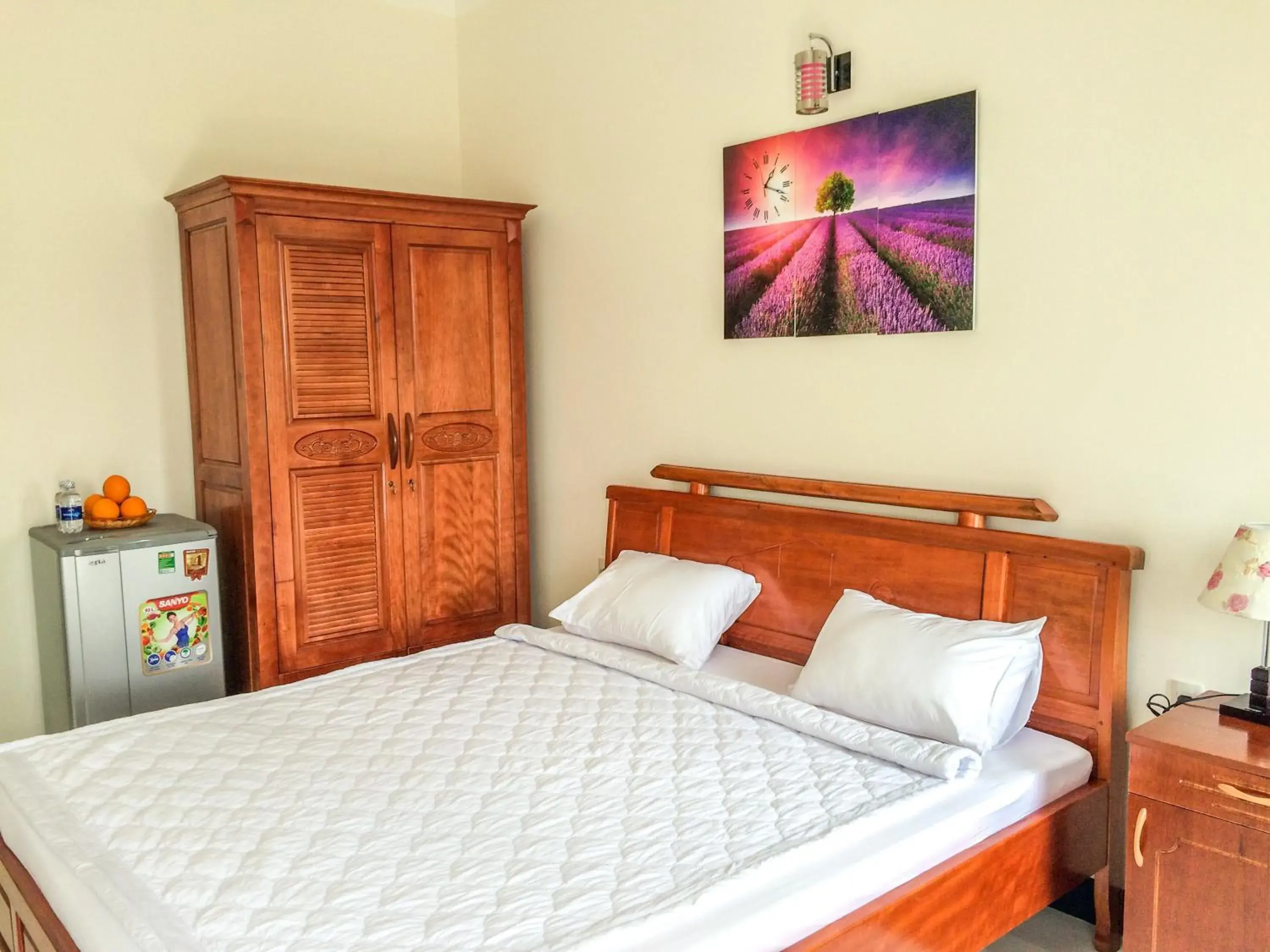 Deluxe Double Room with Balcony in B & B Accommodation Service Deluxe Double Room with Balcony in B & B Accommodation Service