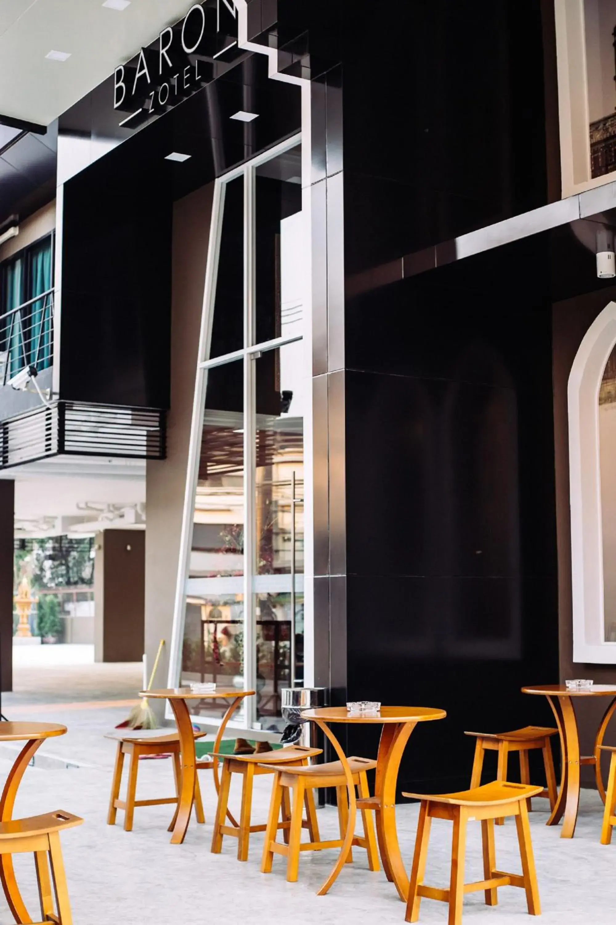 Lounge or bar in Baron Zotel Bangkok SHA PLUS Lounge or bar in Baron Zotel Bangkok SHA PLUS