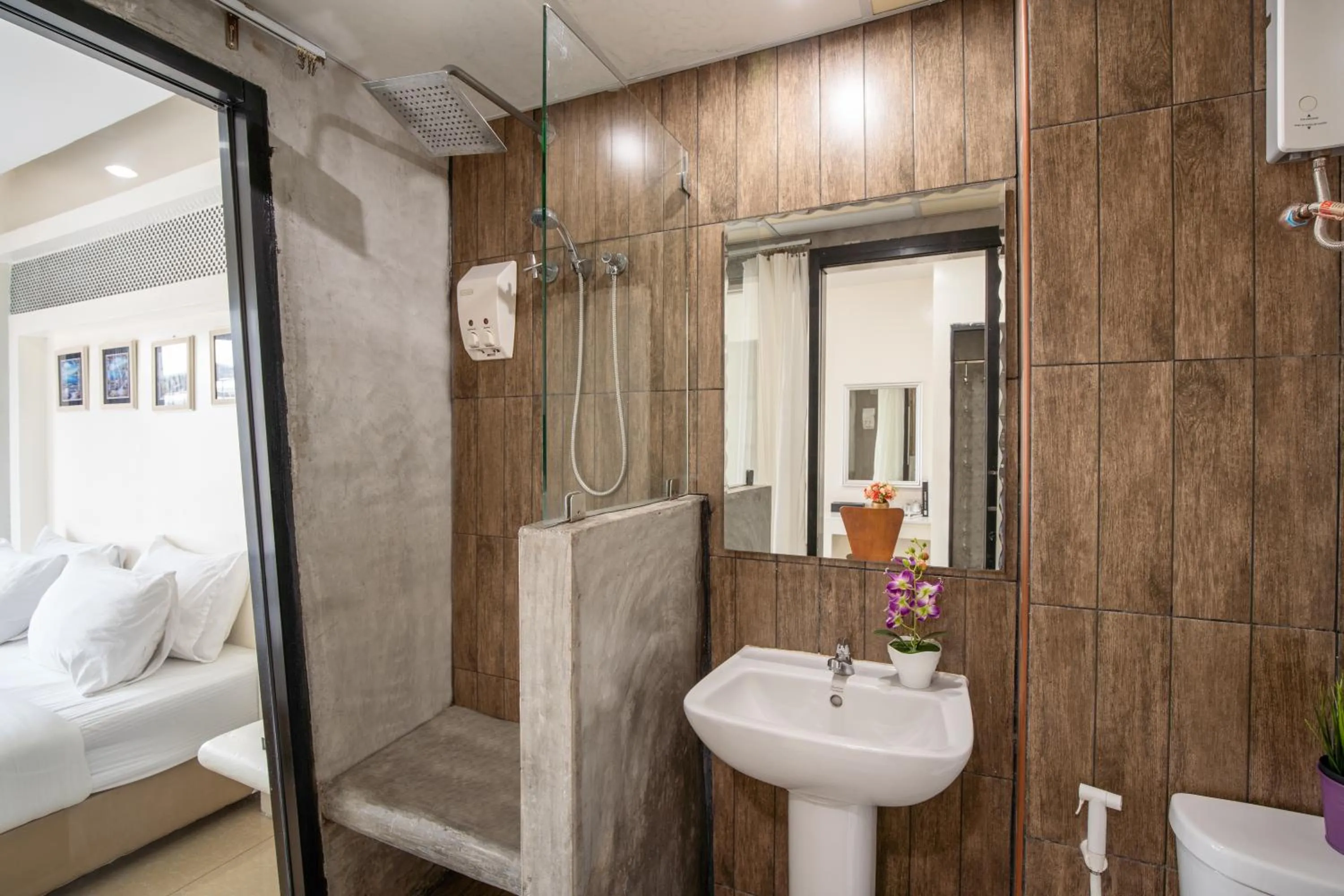 Bed in Baron Zotel Bangkok SHA PLUS