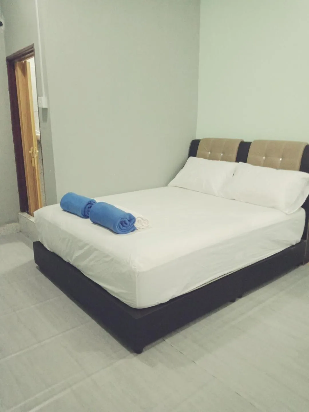 Triple Room with Balcony in IZ Budget