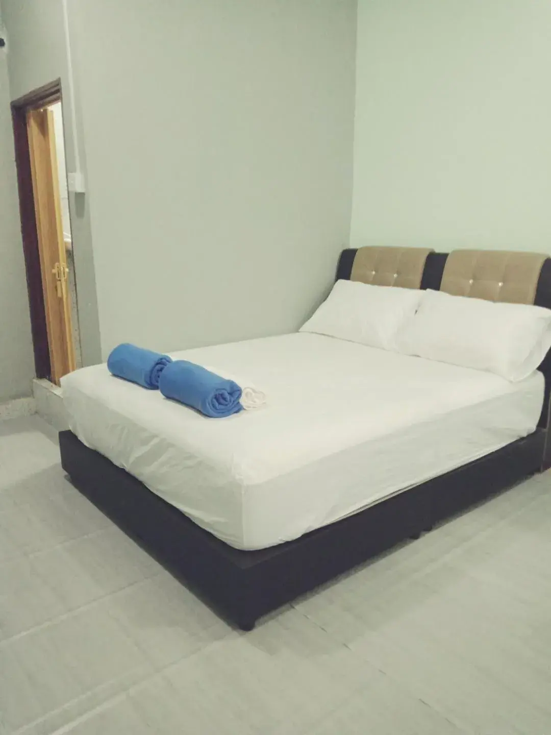 Triple Room with Balcony in IZ Budget Triple Room with Balcony in IZ Budget
