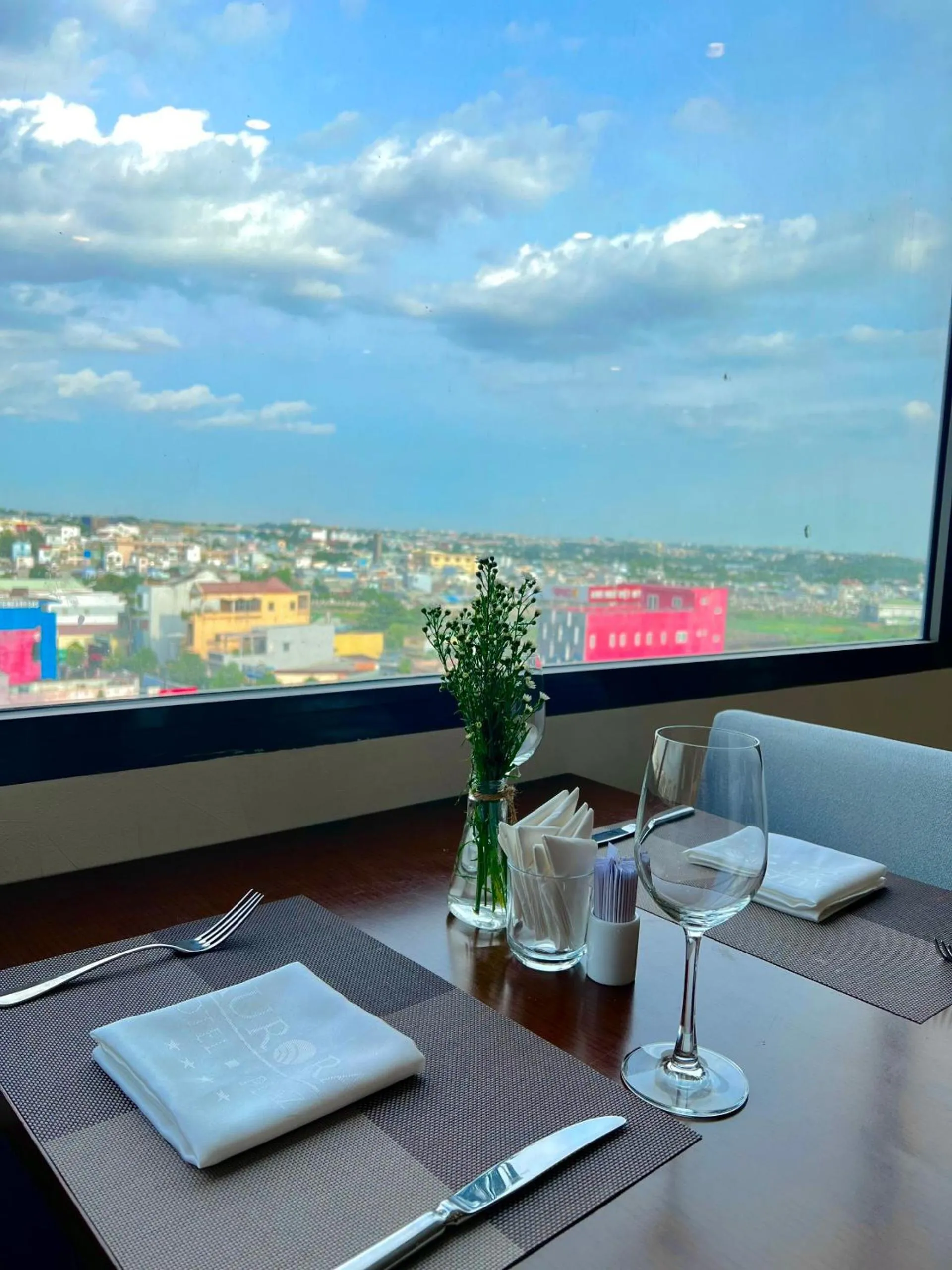 Restaurant/places to eat in AURORA Hotel Plaza