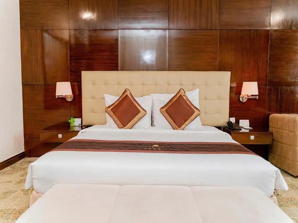 Bedroom, Bed in AURORA Hotel Plaza